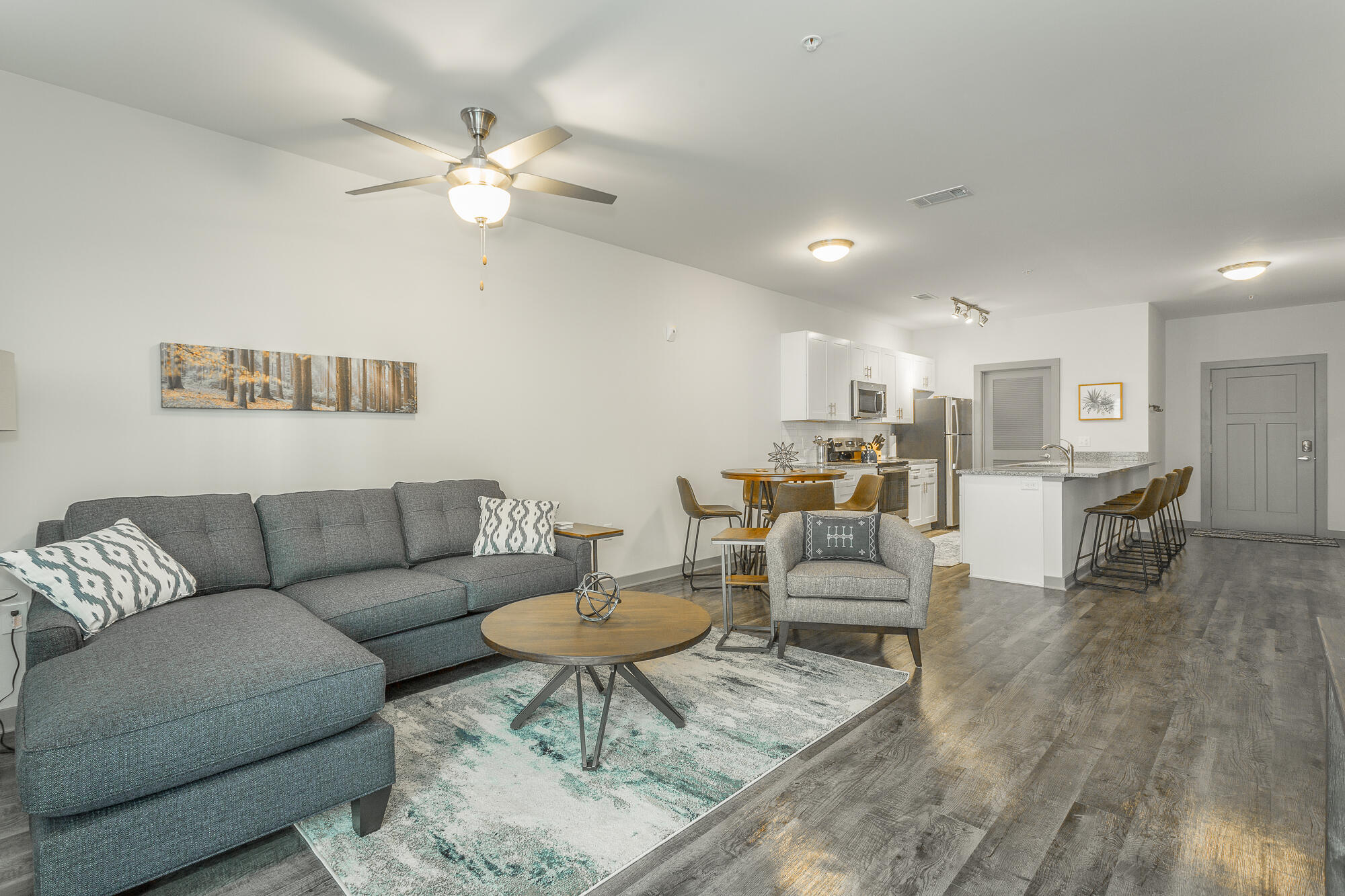 804 Riverfront Parkway, 401