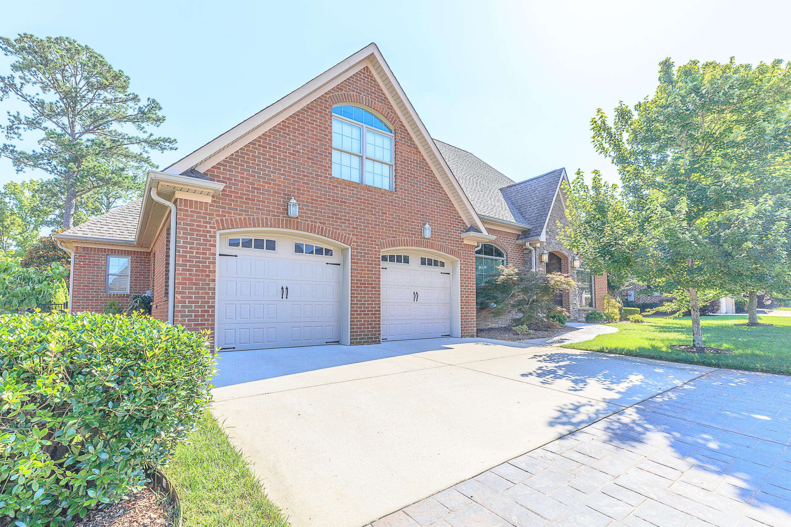 8982 Rostis Lane