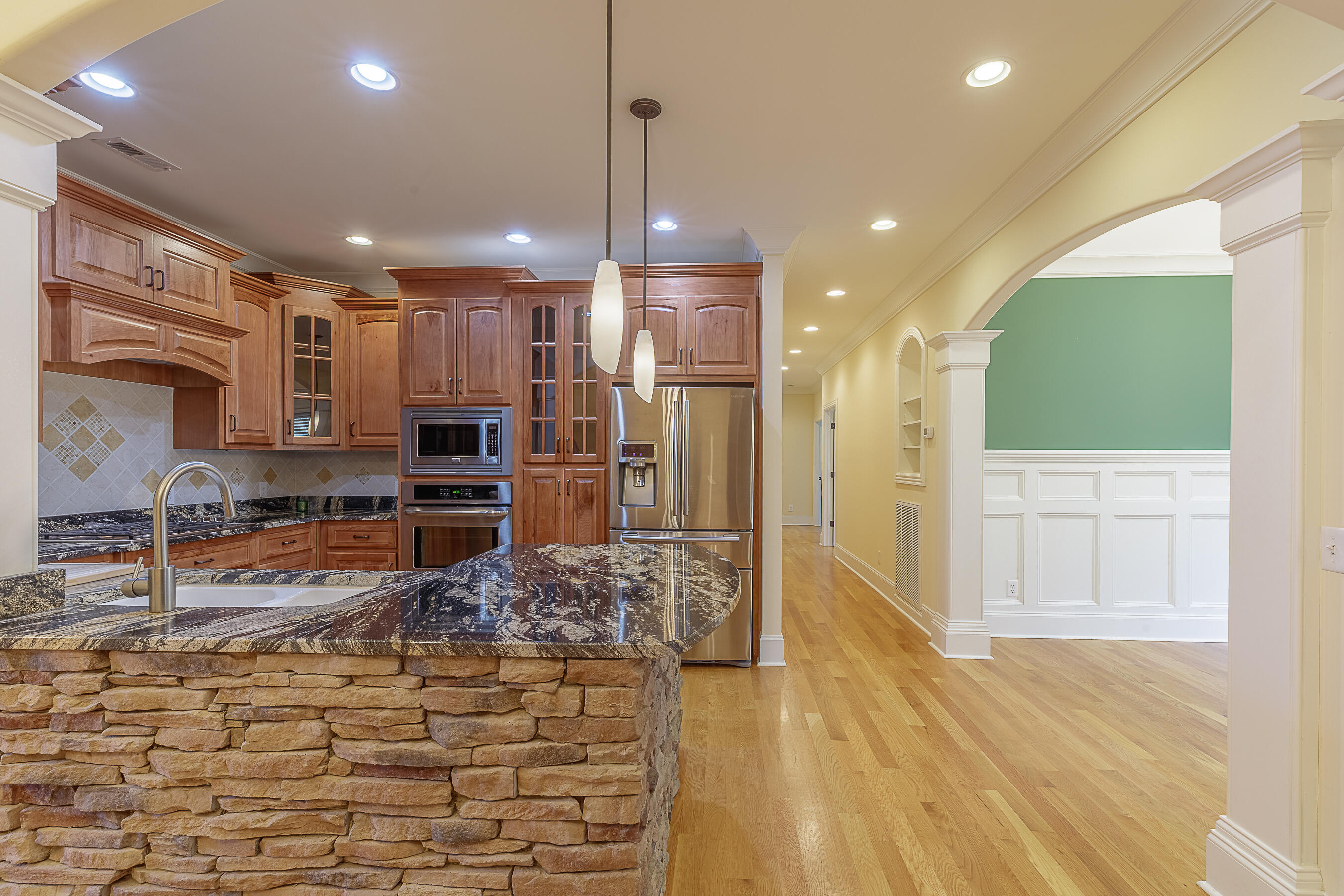8982 Rostis Lane