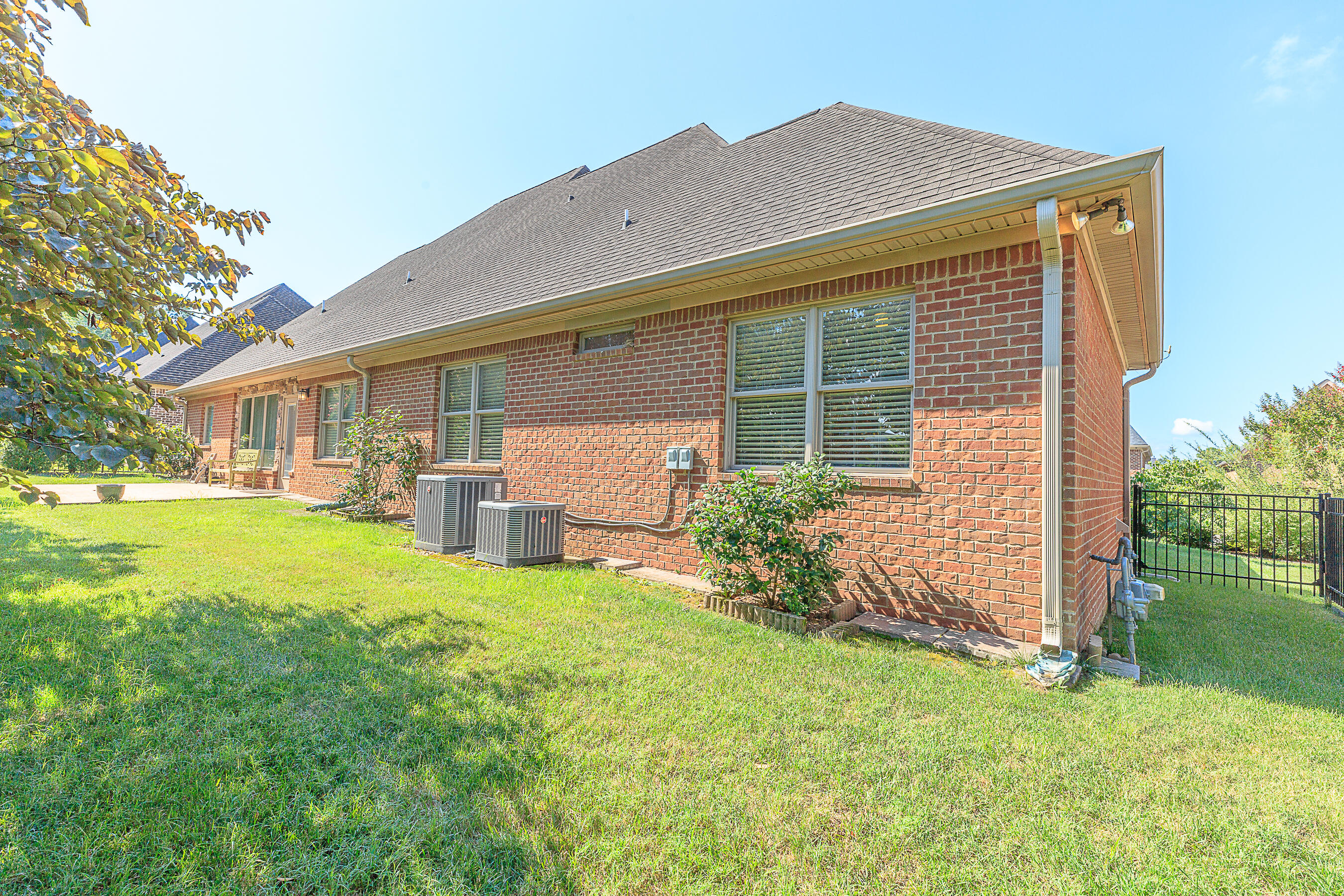 8982 Rostis Lane