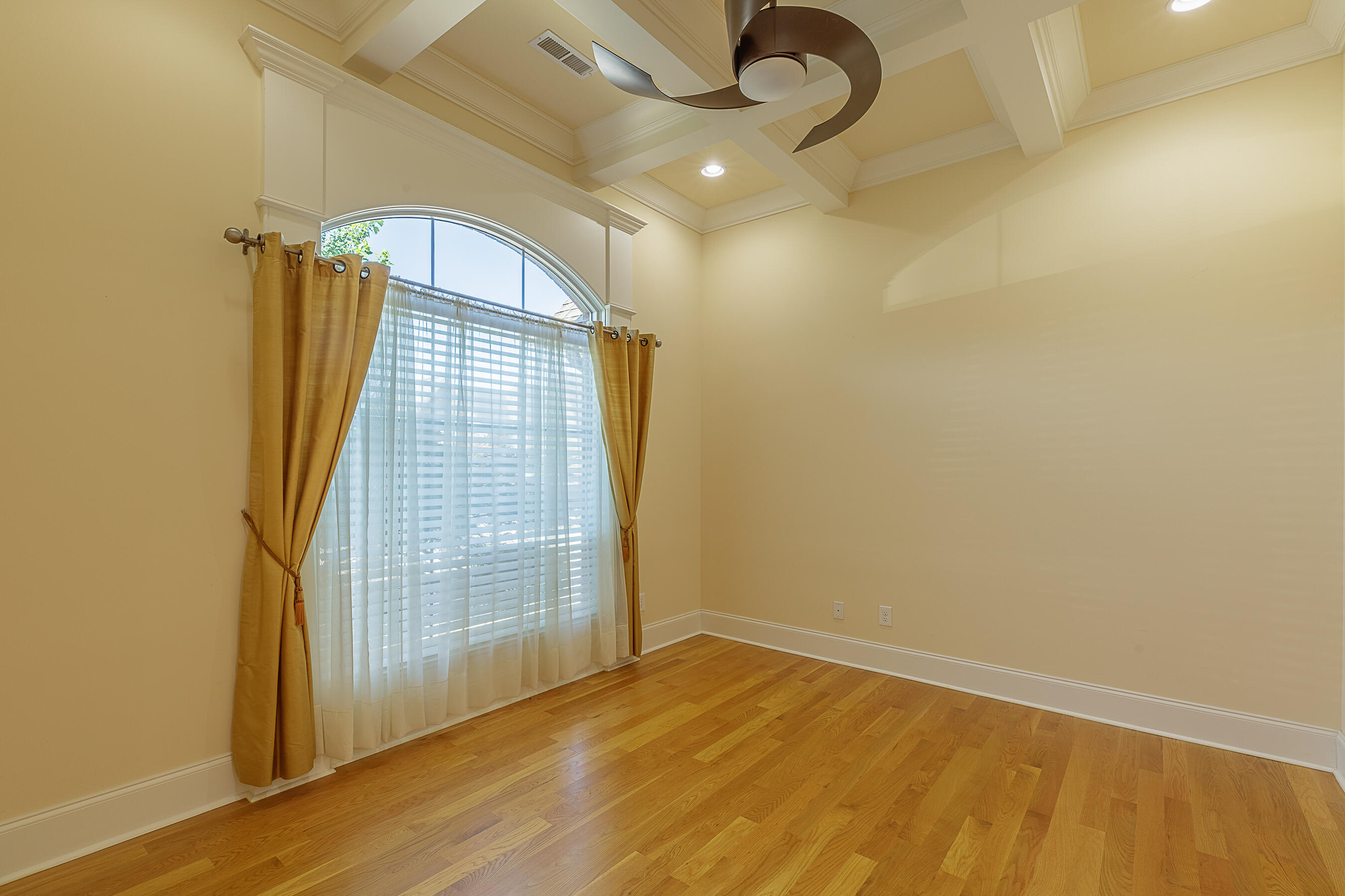 8982 Rostis Lane