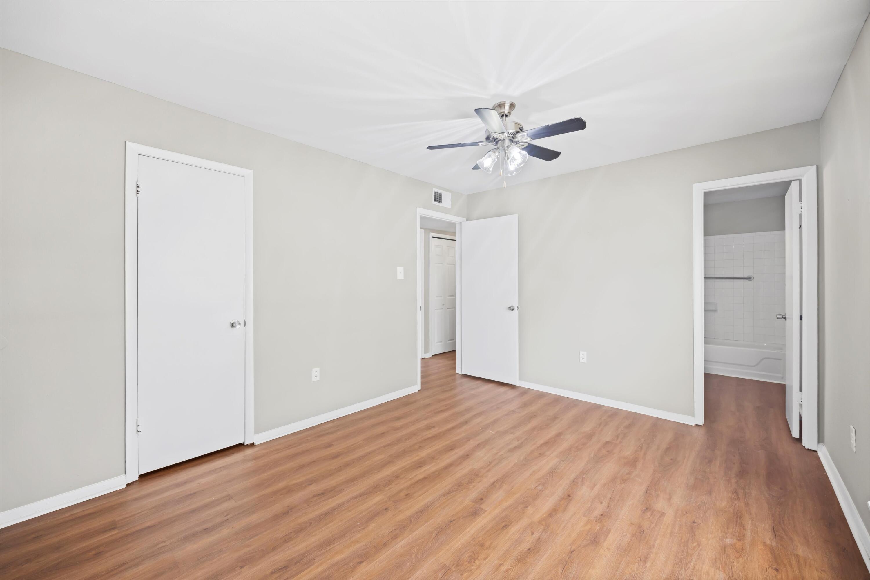 900 Mountain Creek Road, V479