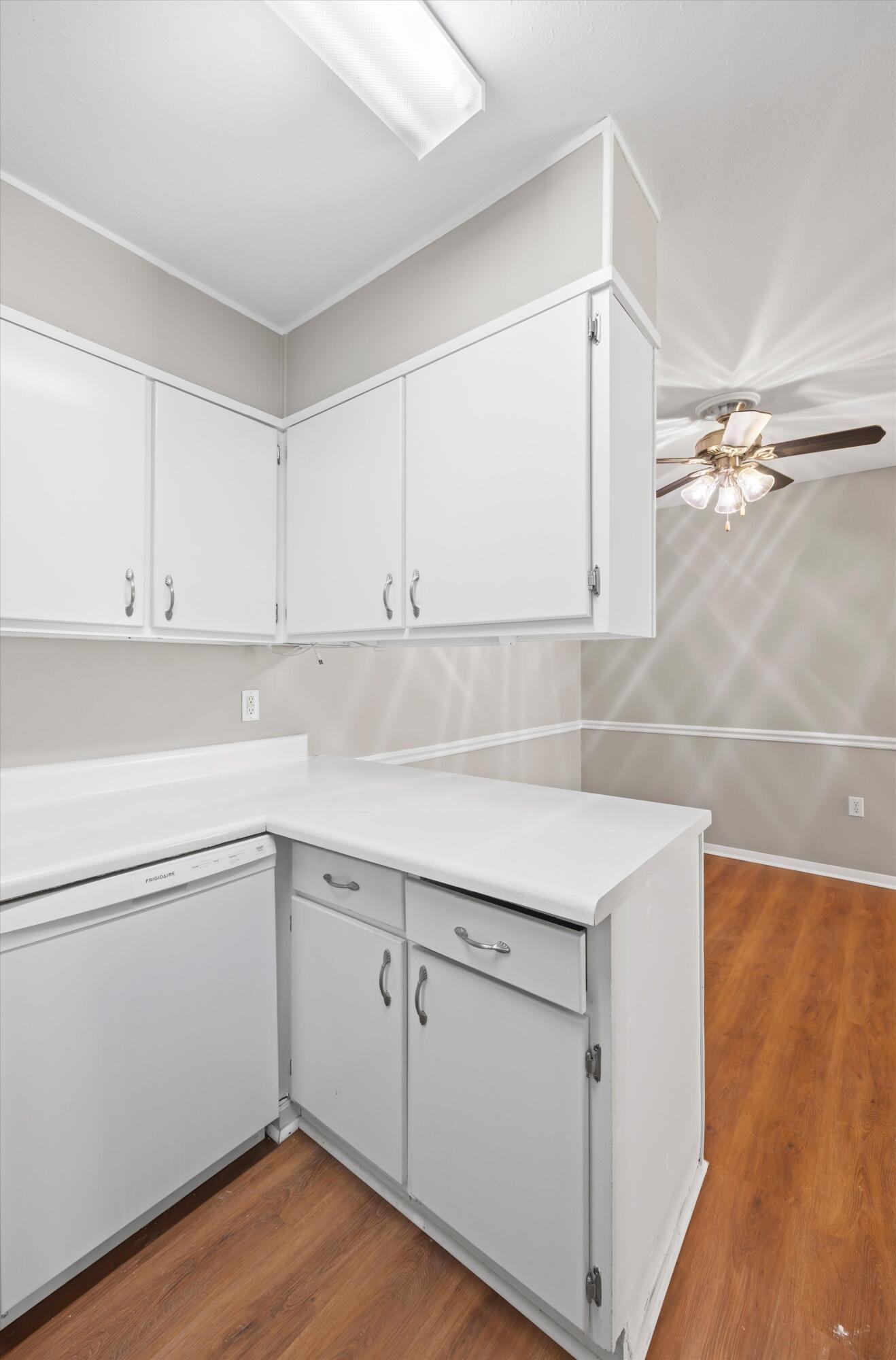 900 Mountain Creek Road, V479