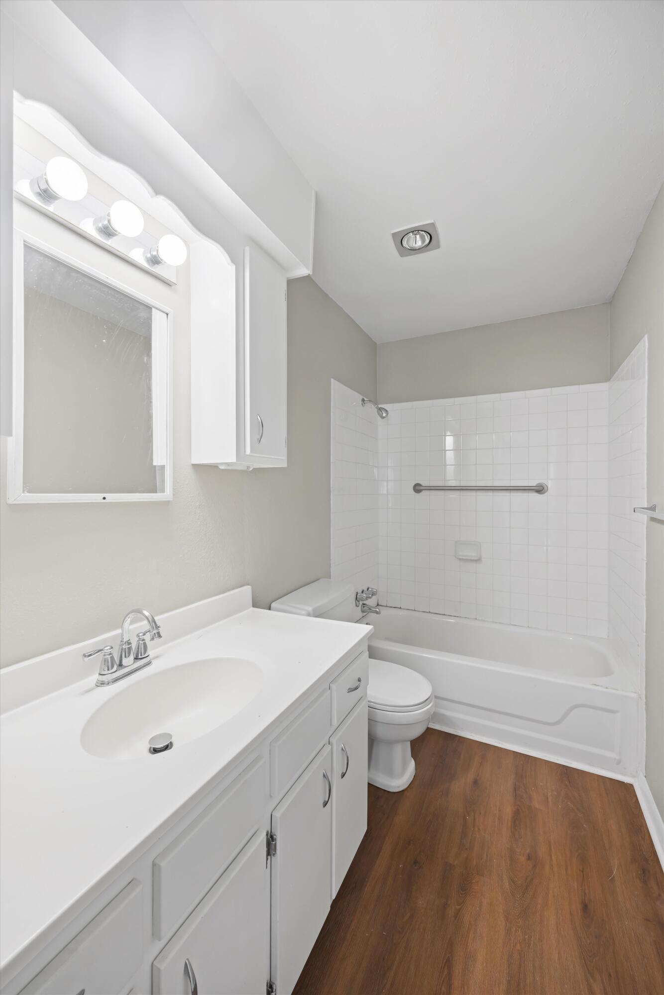 900 Mountain Creek Road, V479