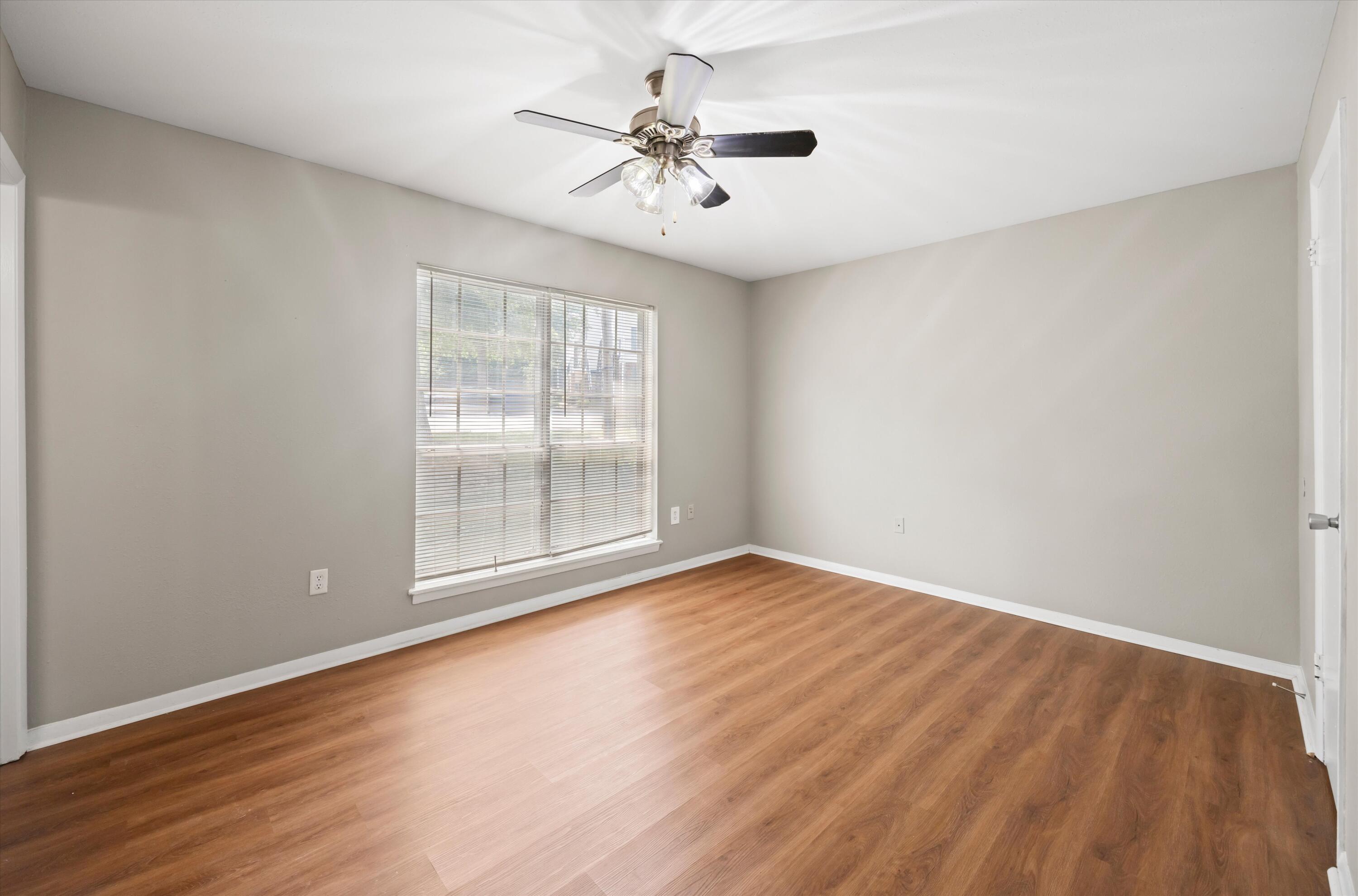 900 Mountain Creek Road, V479