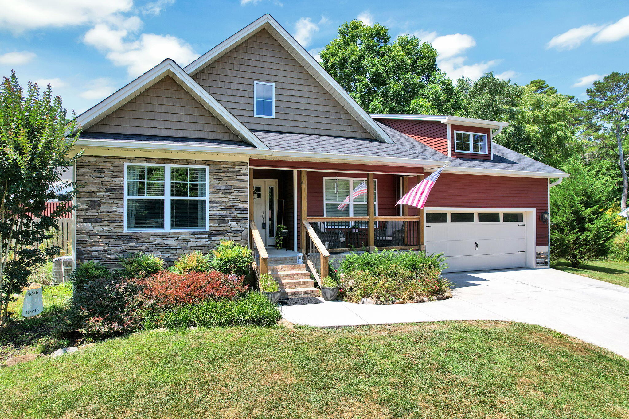 1302 Blythe Ferry Place NE