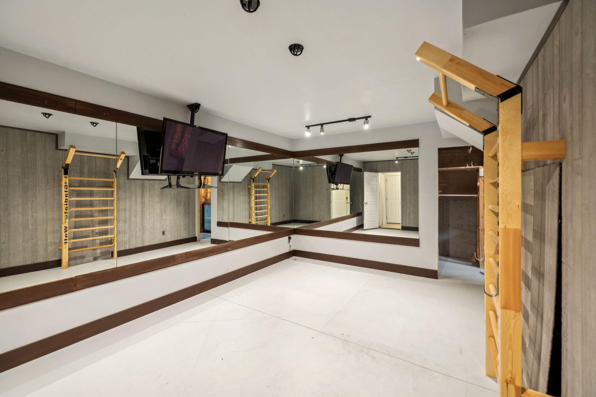663 Tremont Place