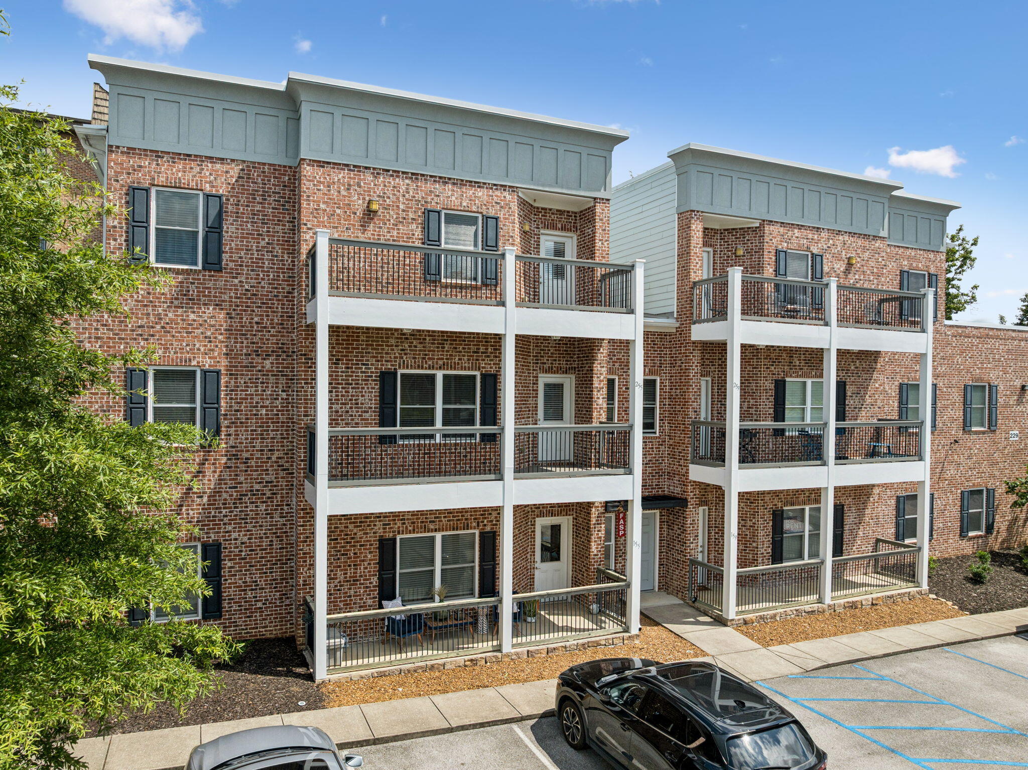 229 Delmont St #225