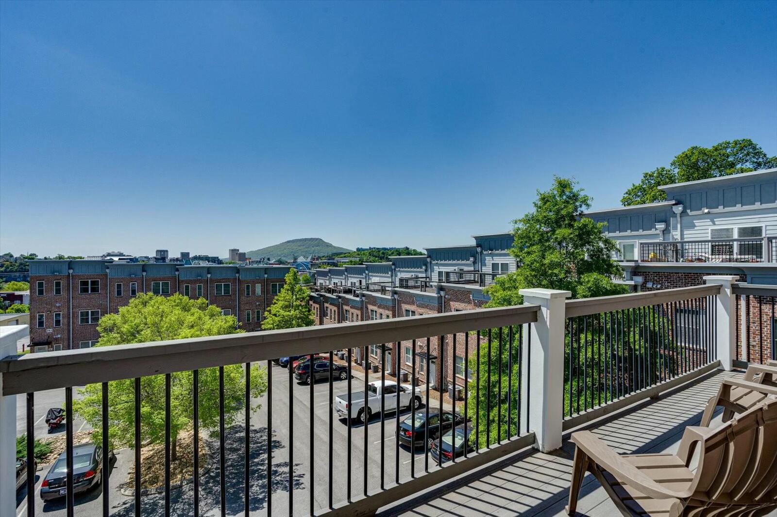 229 Delmont St #225