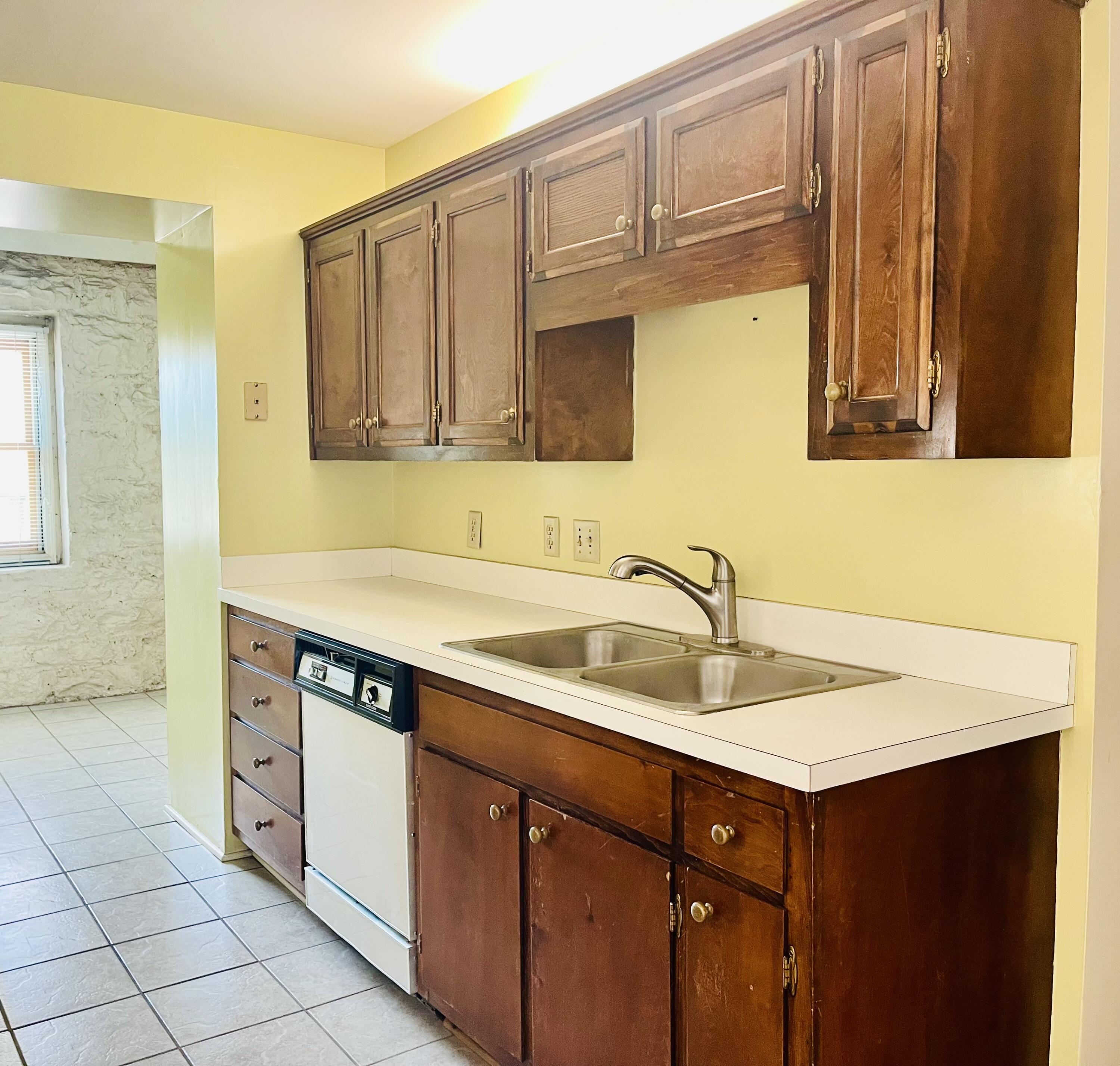 900 Vine Street, 9