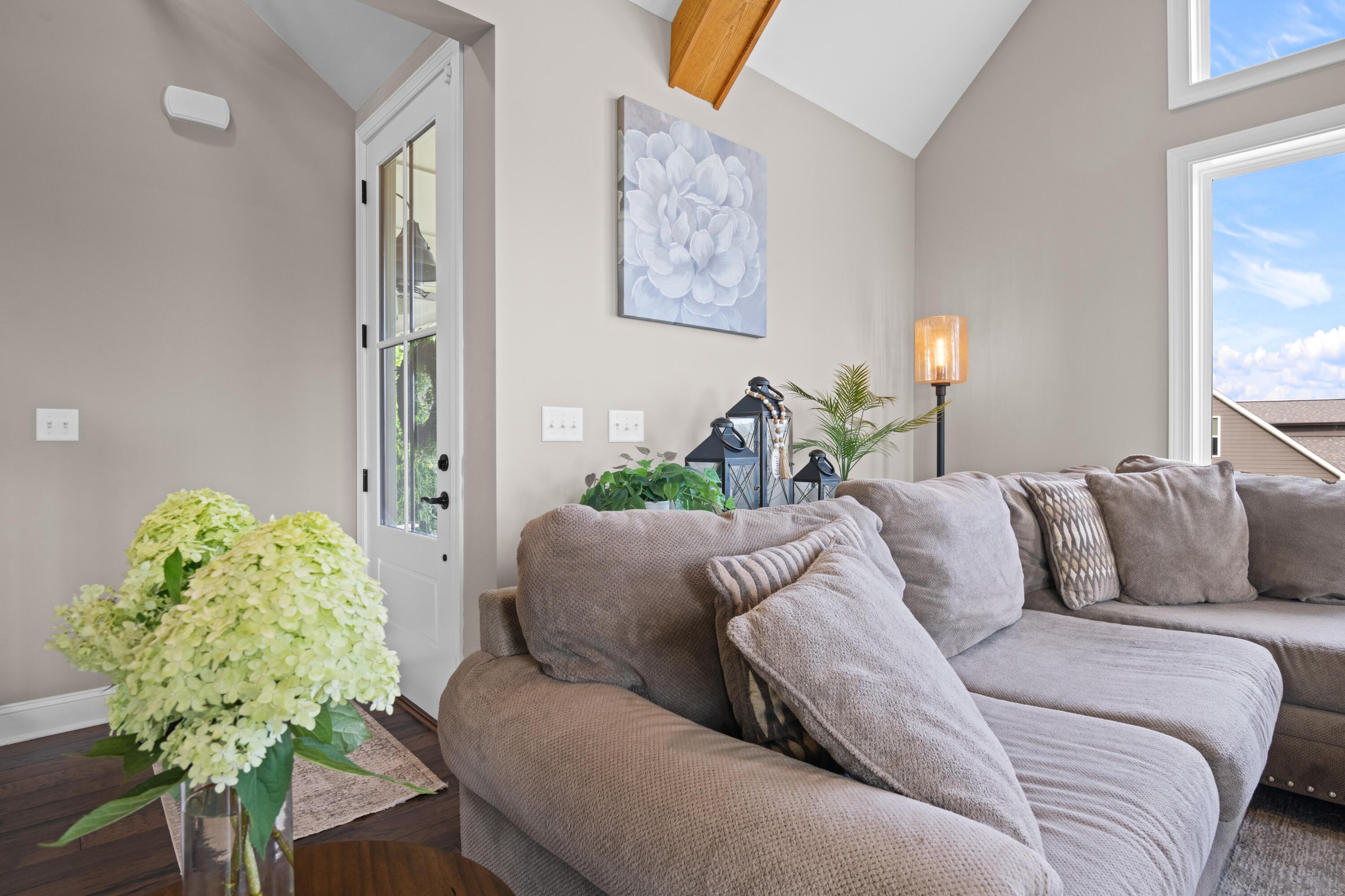 7468 Crowes Nest Drive