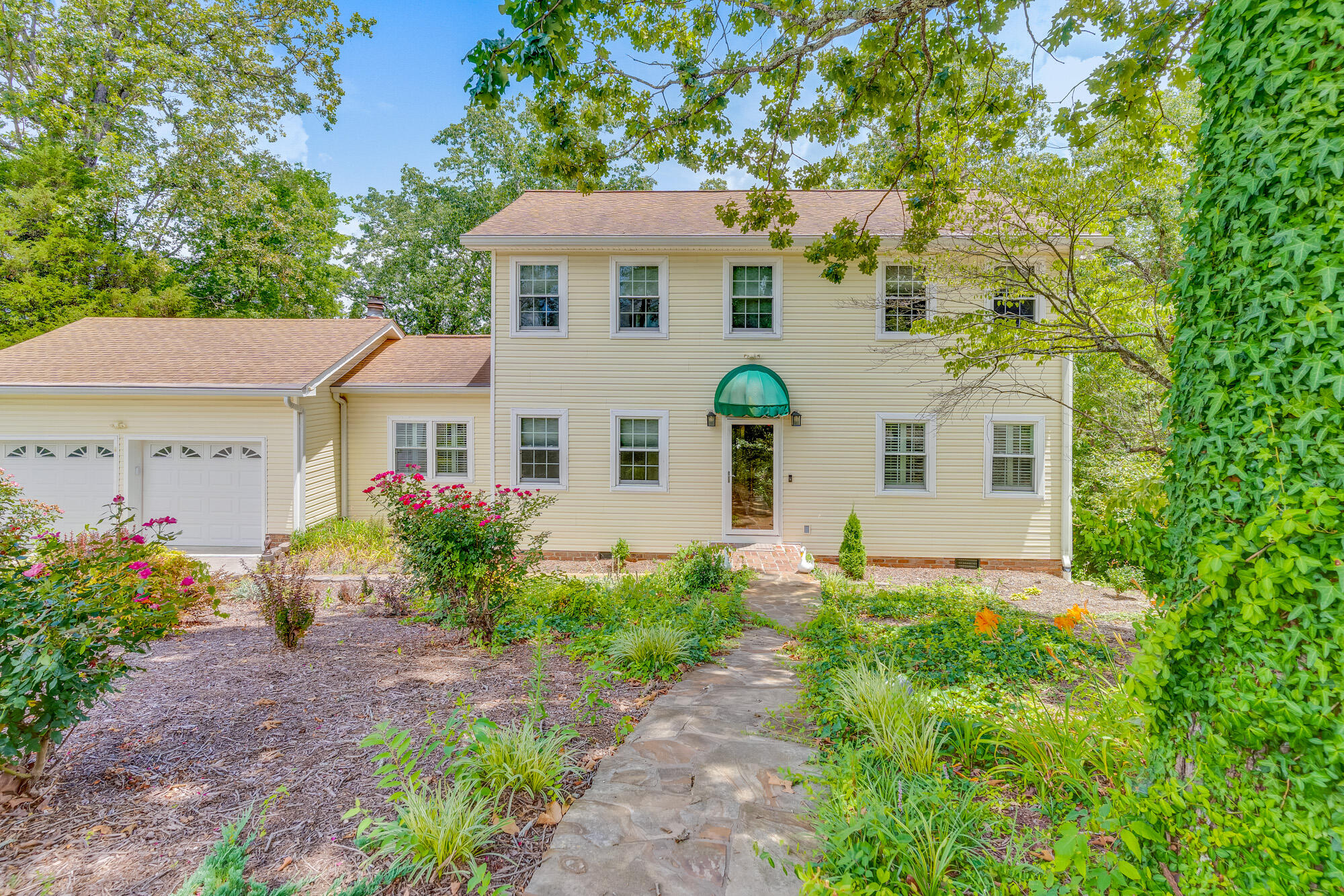 1822 Auburndale Avenue