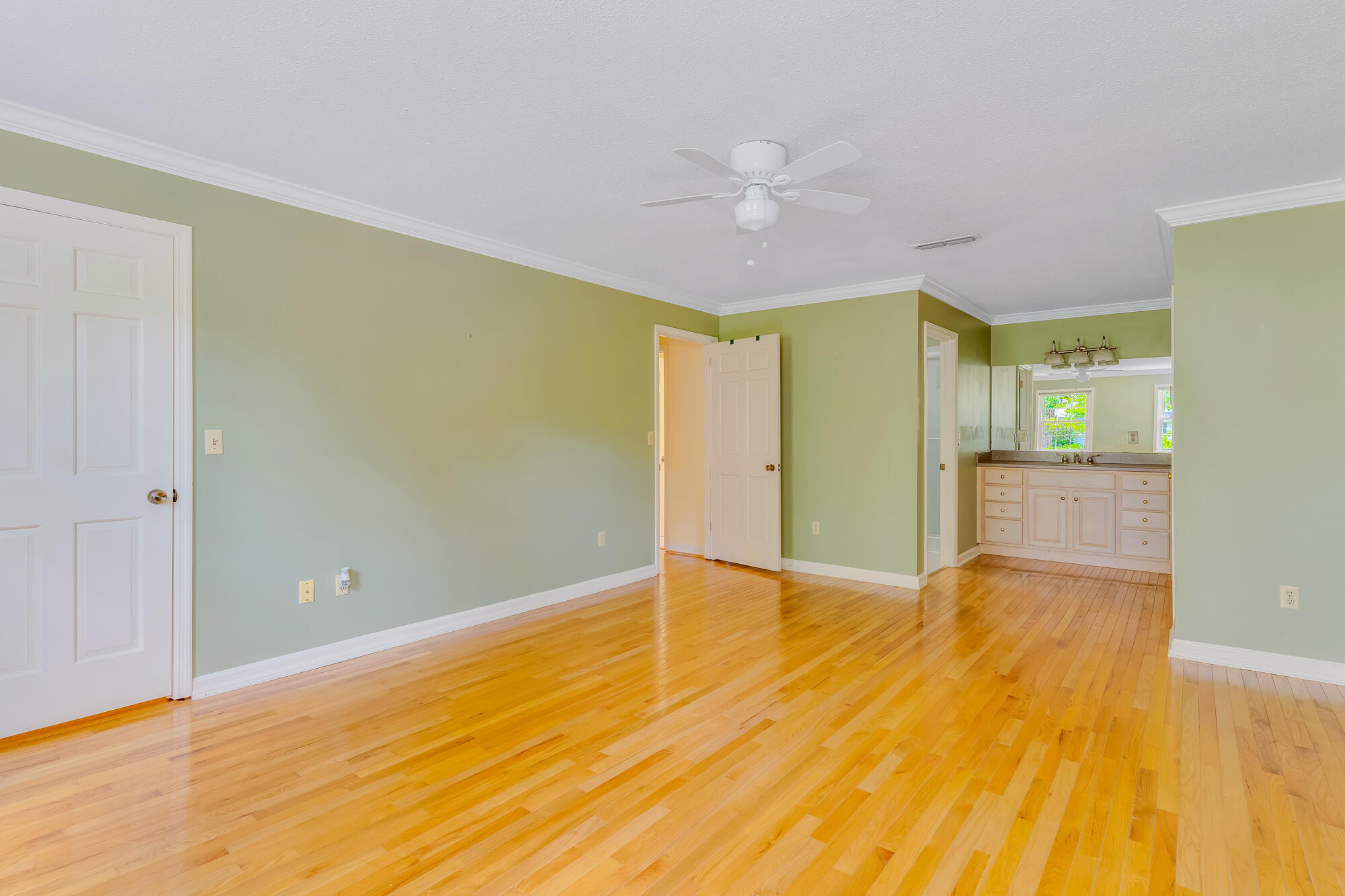 1822 Auburndale Avenue