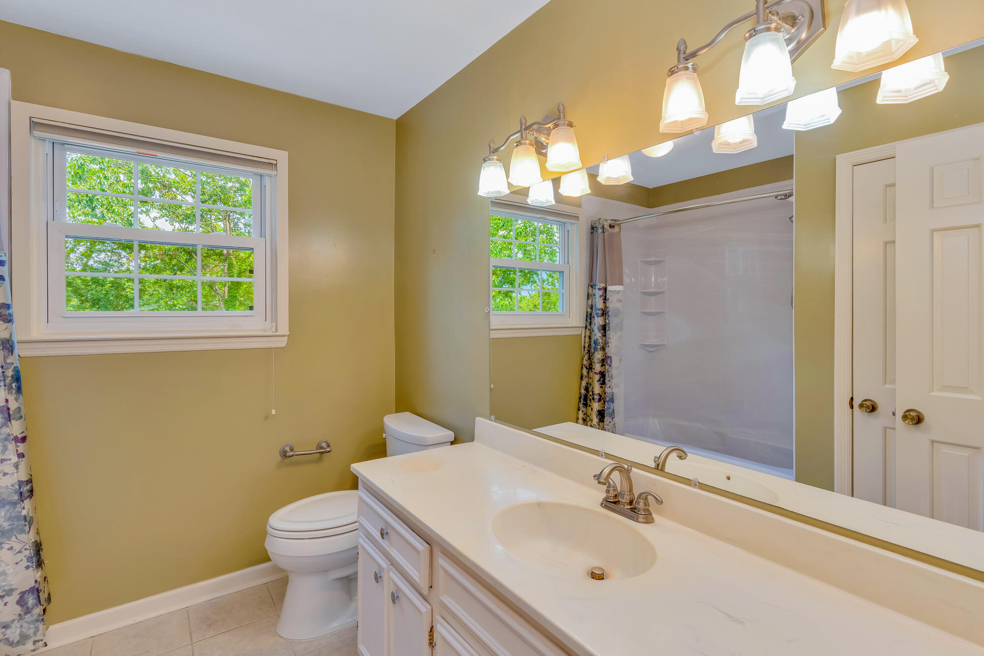 1822 Auburndale Avenue