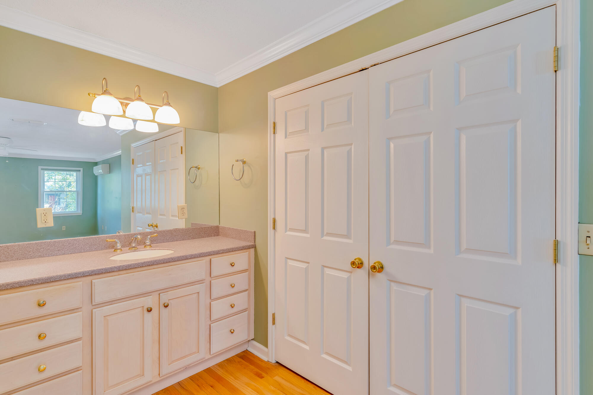 1822 Auburndale Avenue