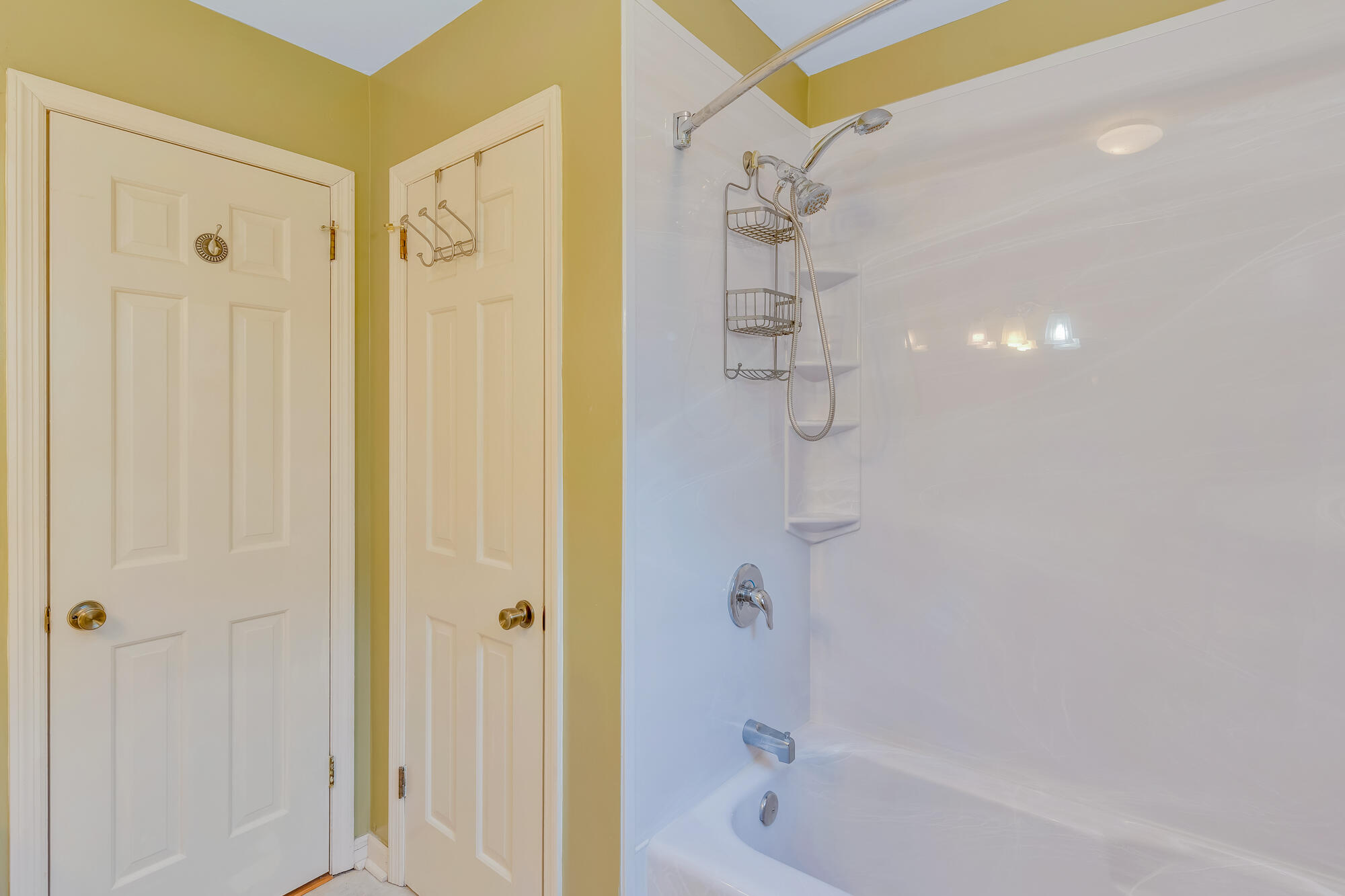 1822 Auburndale Avenue