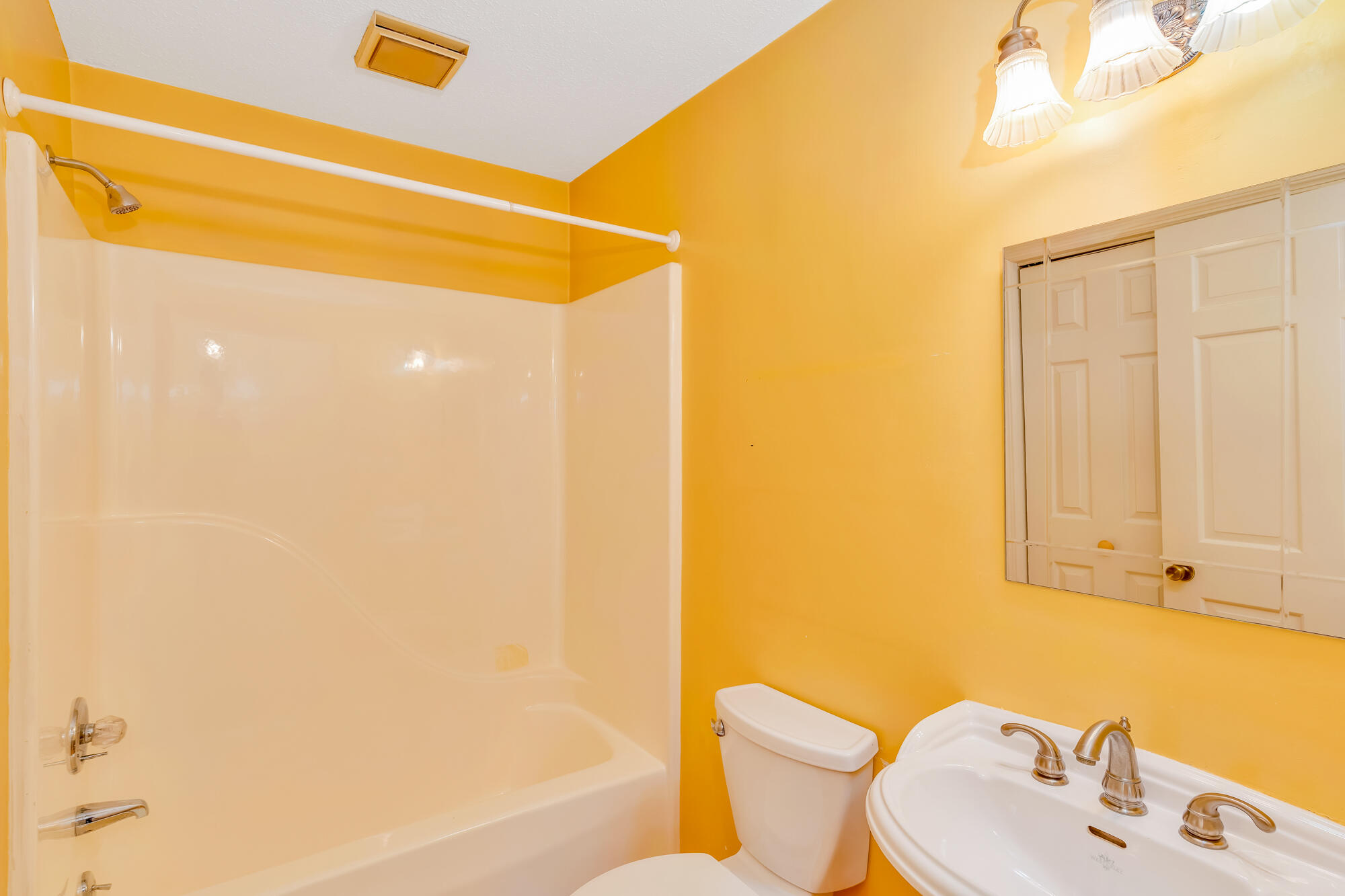 1822 Auburndale Avenue