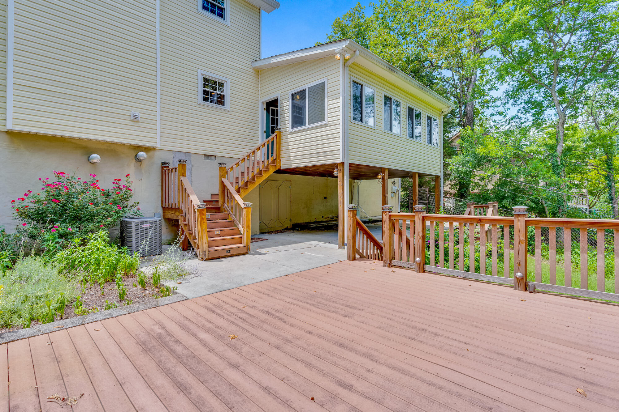 1822 Auburndale Avenue