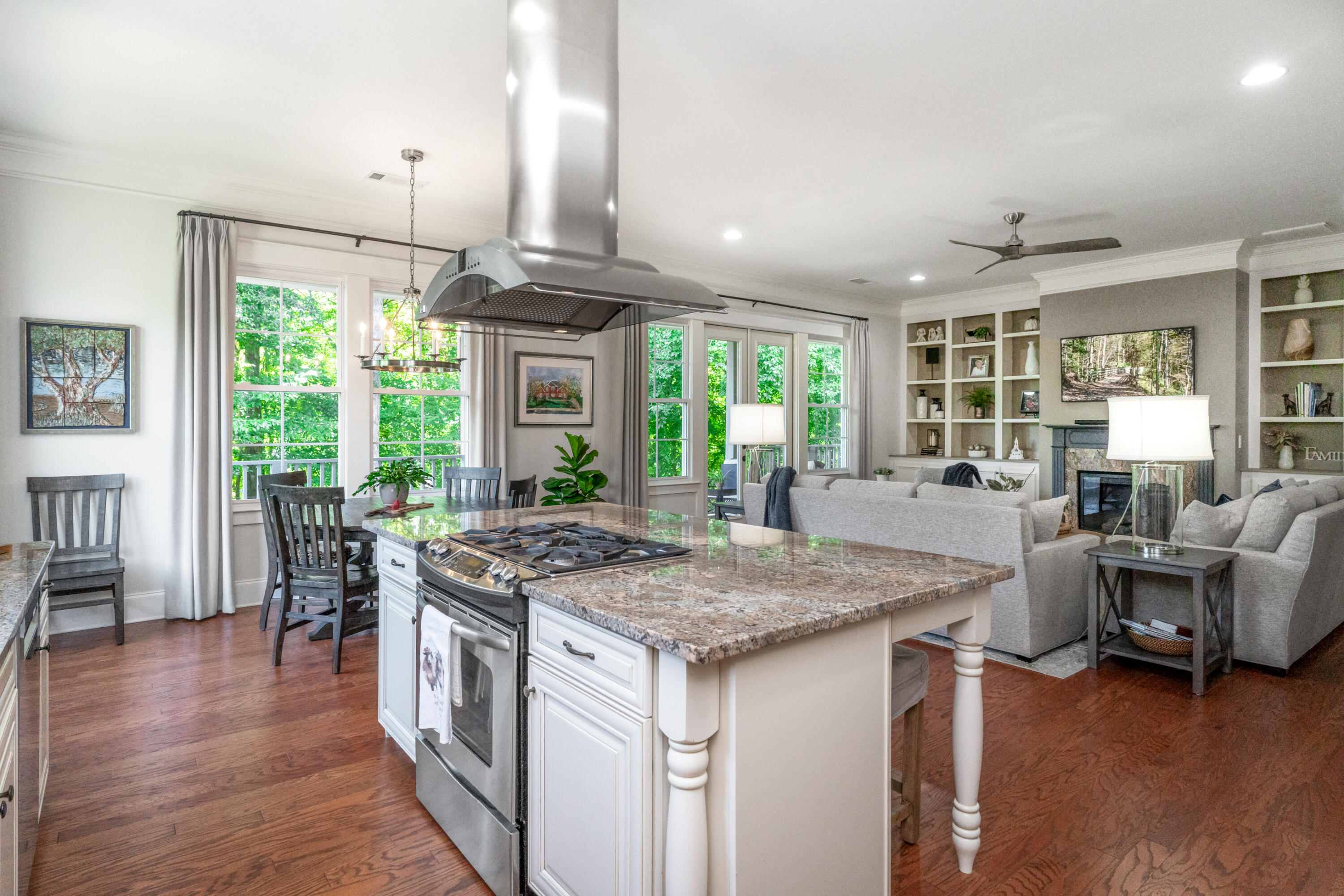 806 Waterthrush Lane