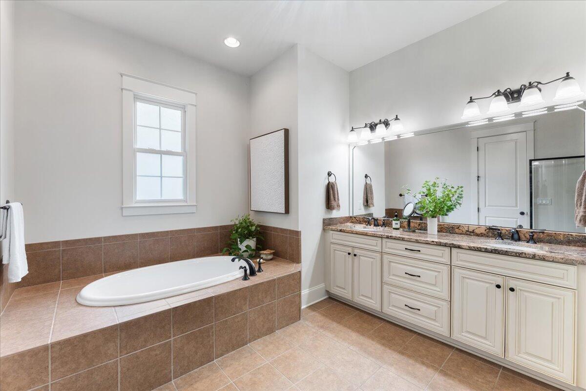 806 Waterthrush Lane