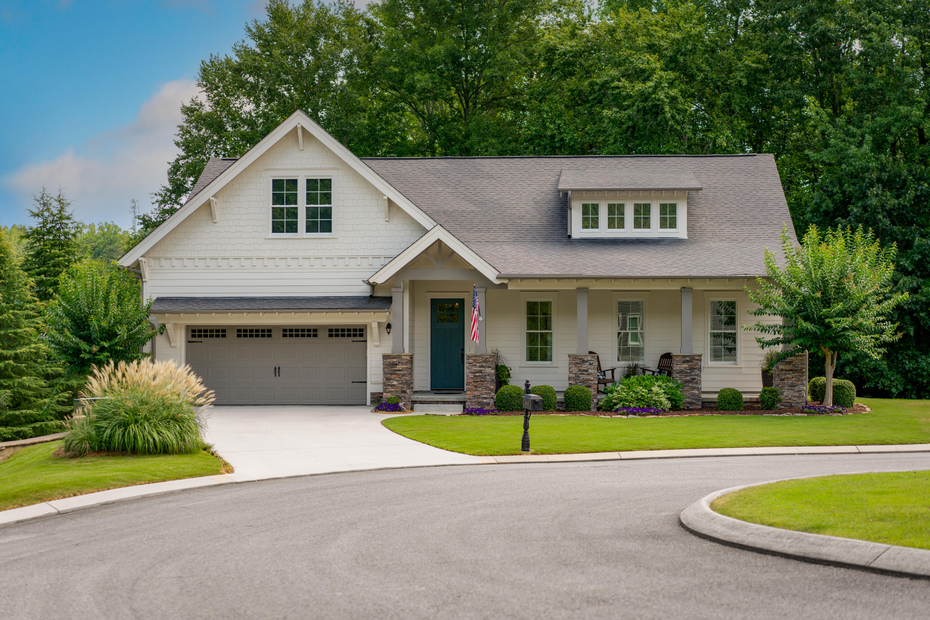 806 Waterthrush Lane