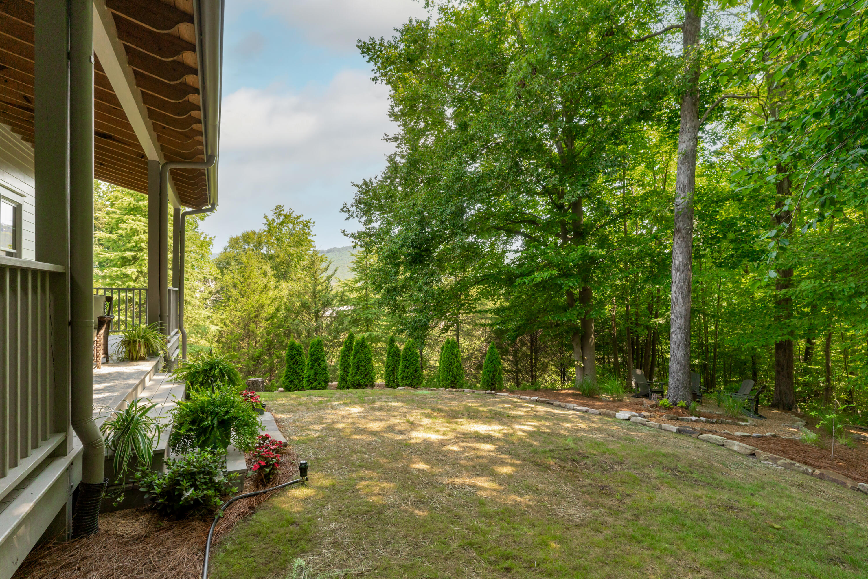 806 Waterthrush Lane