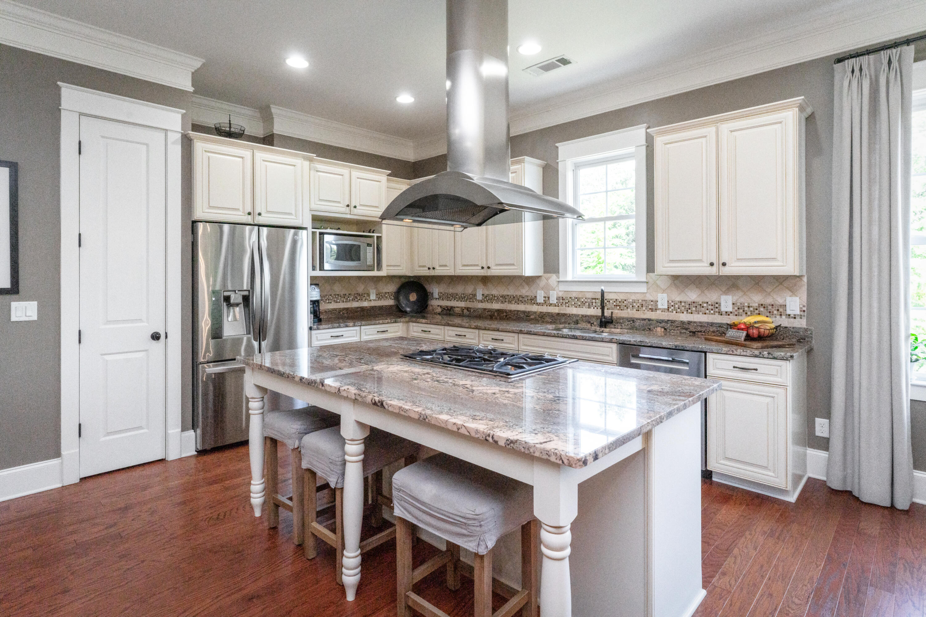 806 Waterthrush Lane