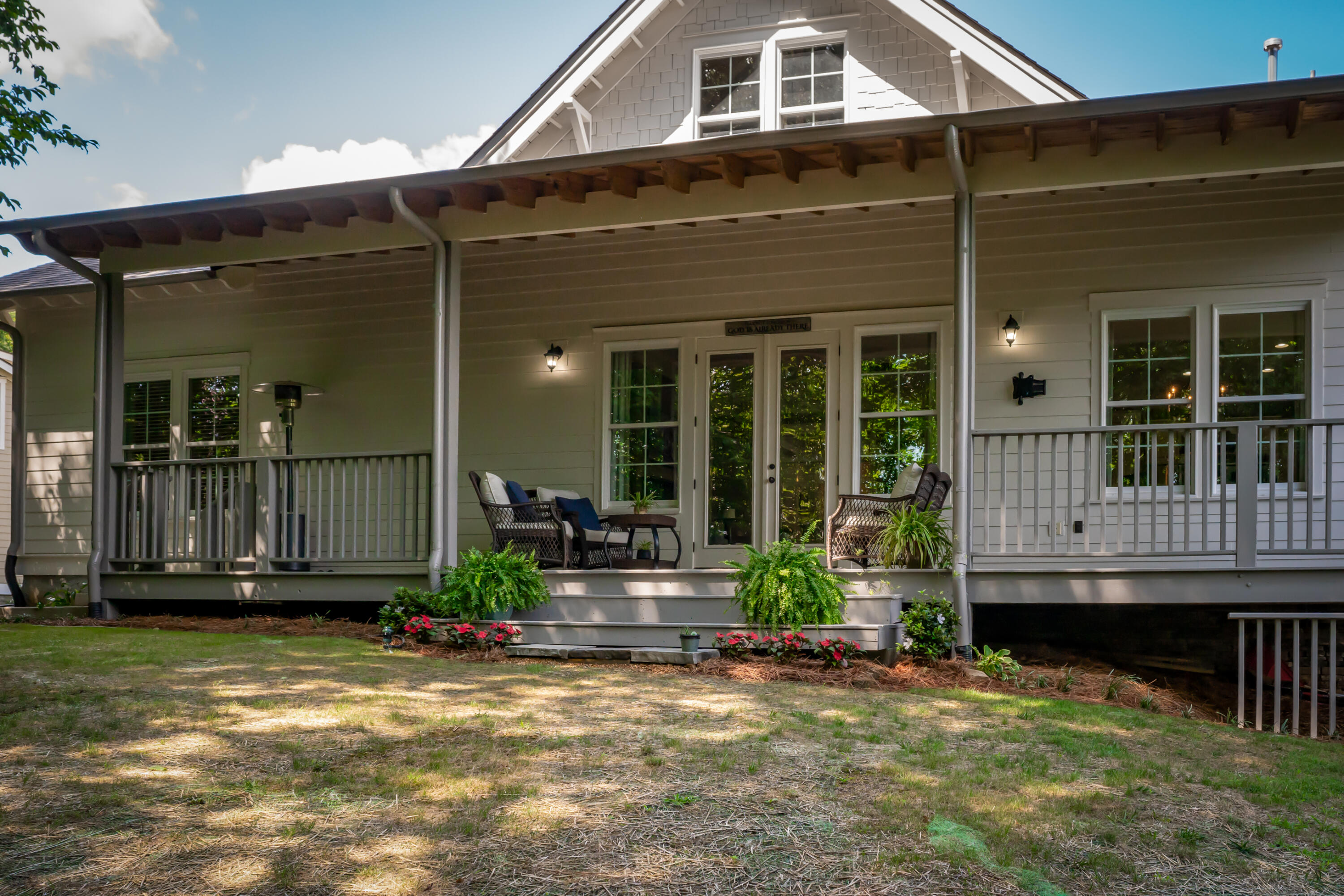 806 Waterthrush Lane