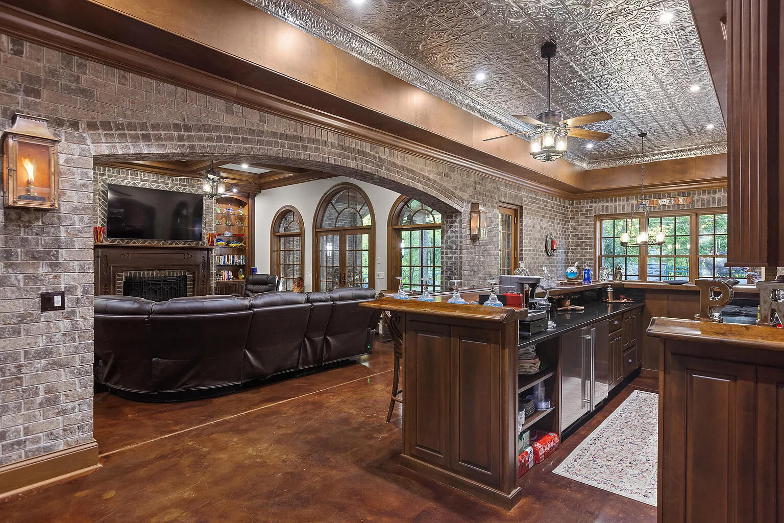 4405 Hawk Ridge Court