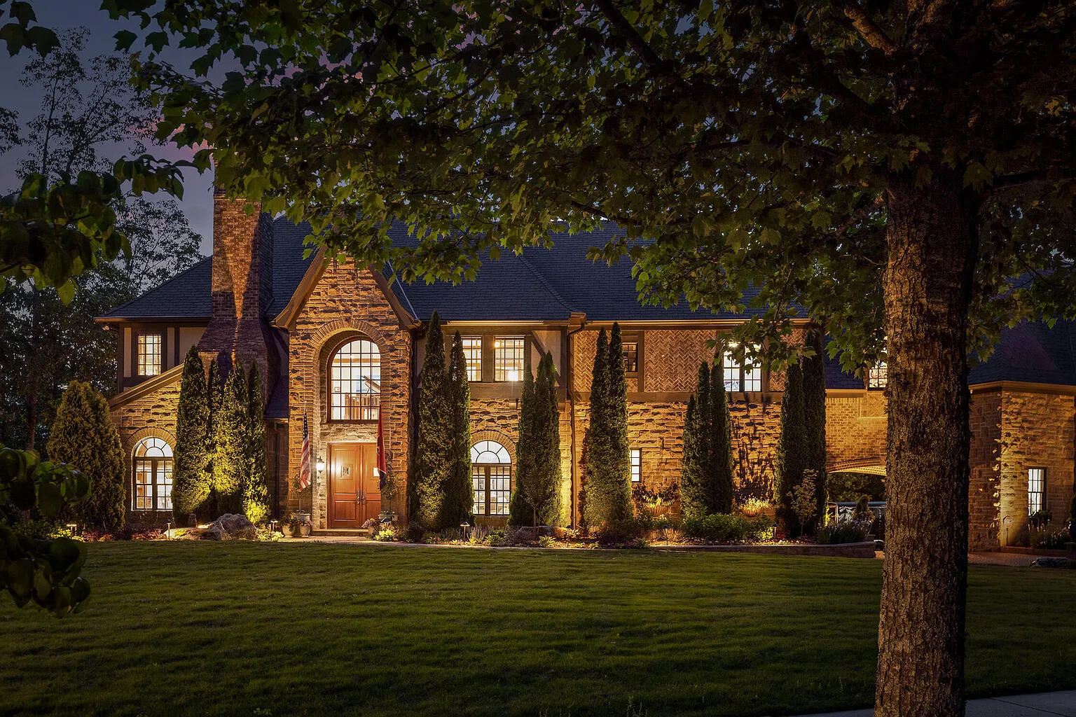 4405 Hawk Ridge Court