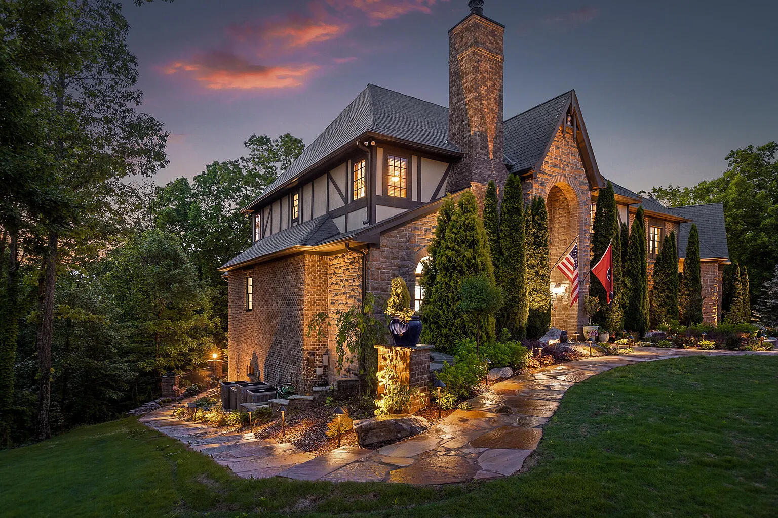 4405 Hawk Ridge Court