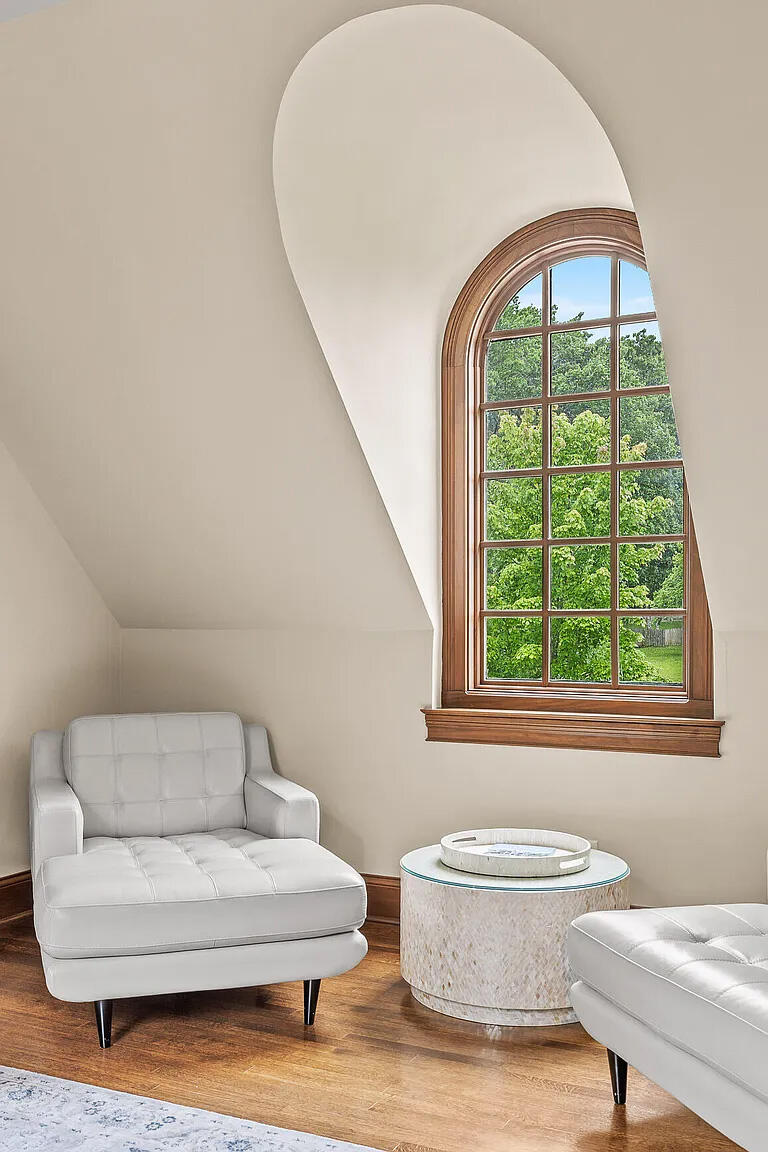 4405 Hawk Ridge Court