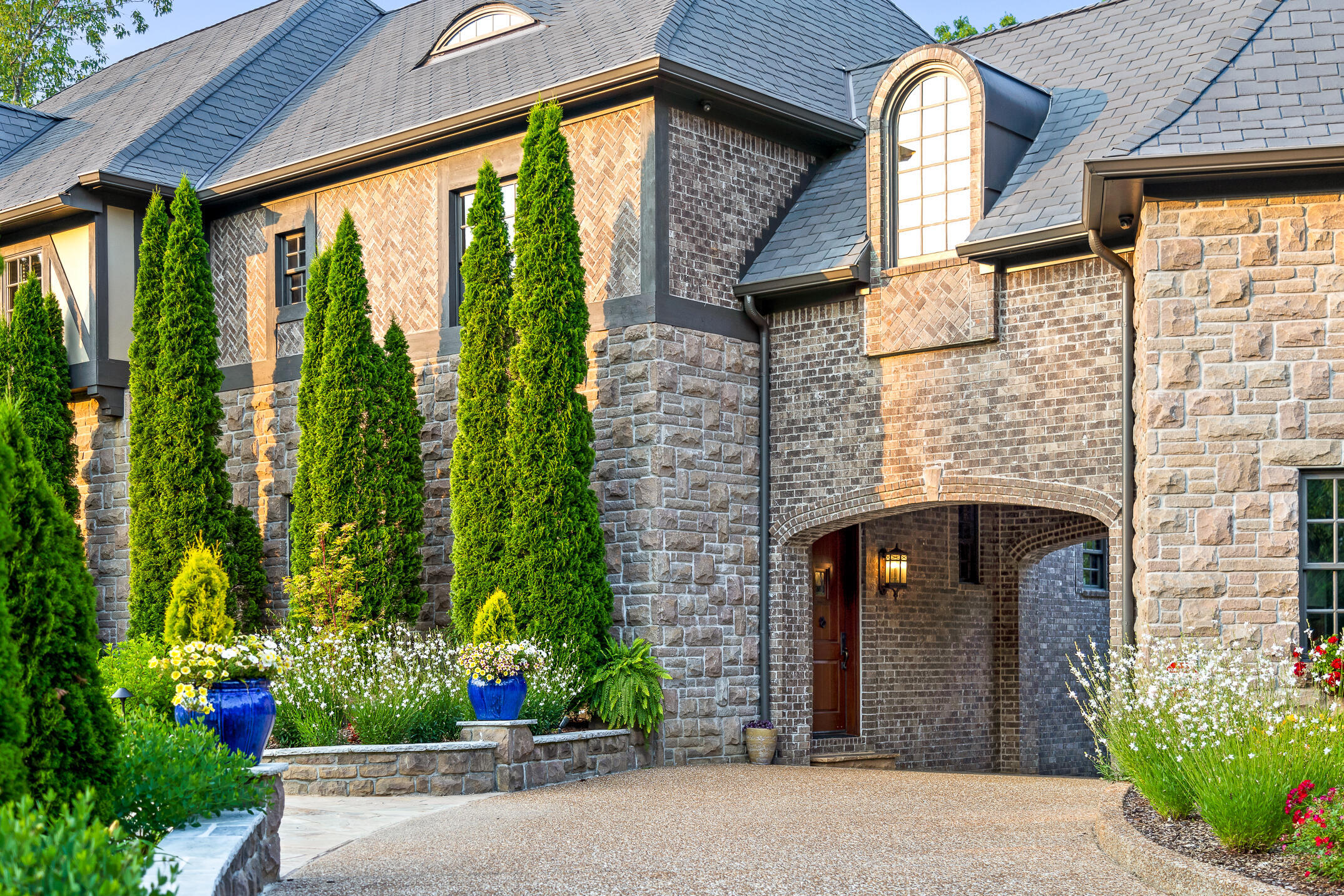 4405 Hawk Ridge Court