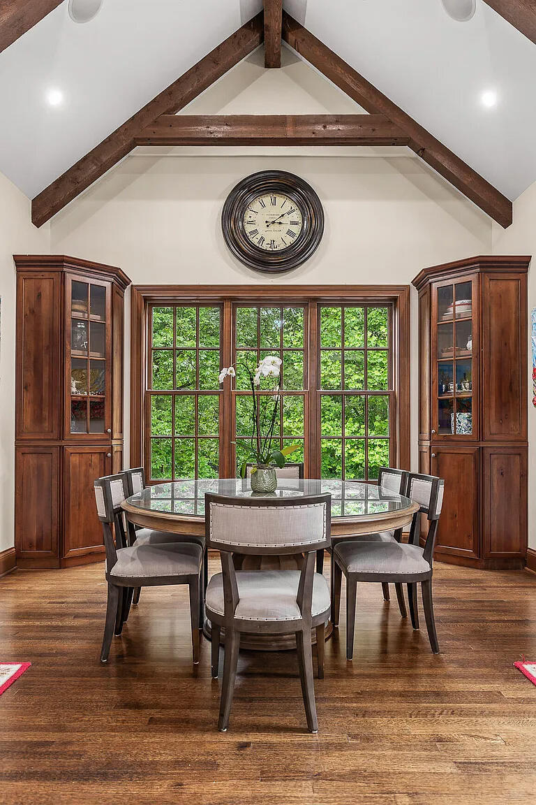 4405 Hawk Ridge Court