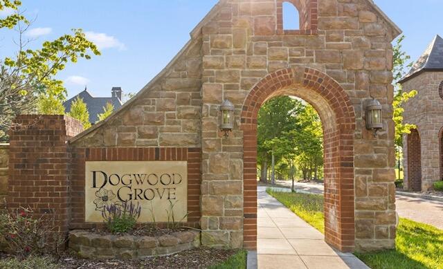 4405 Hawk Ridge Court