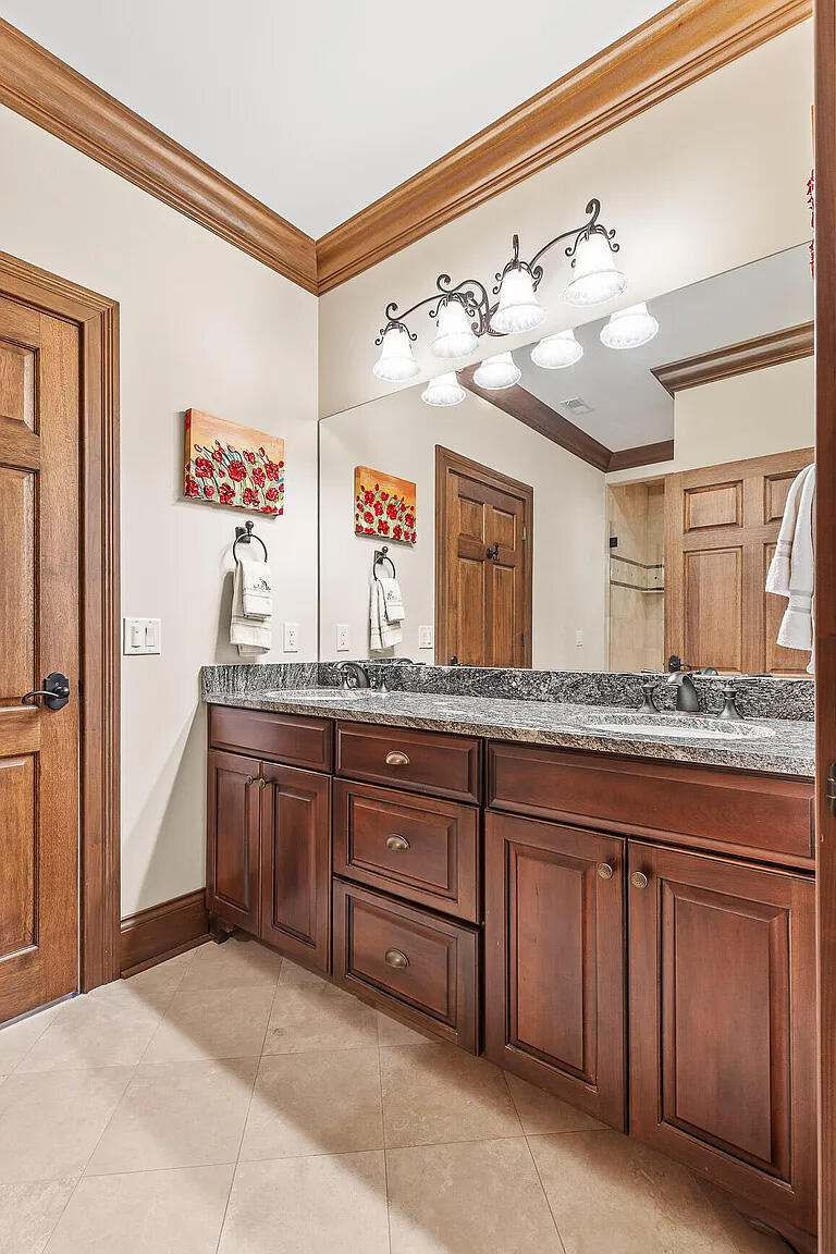 4405 Hawk Ridge Court