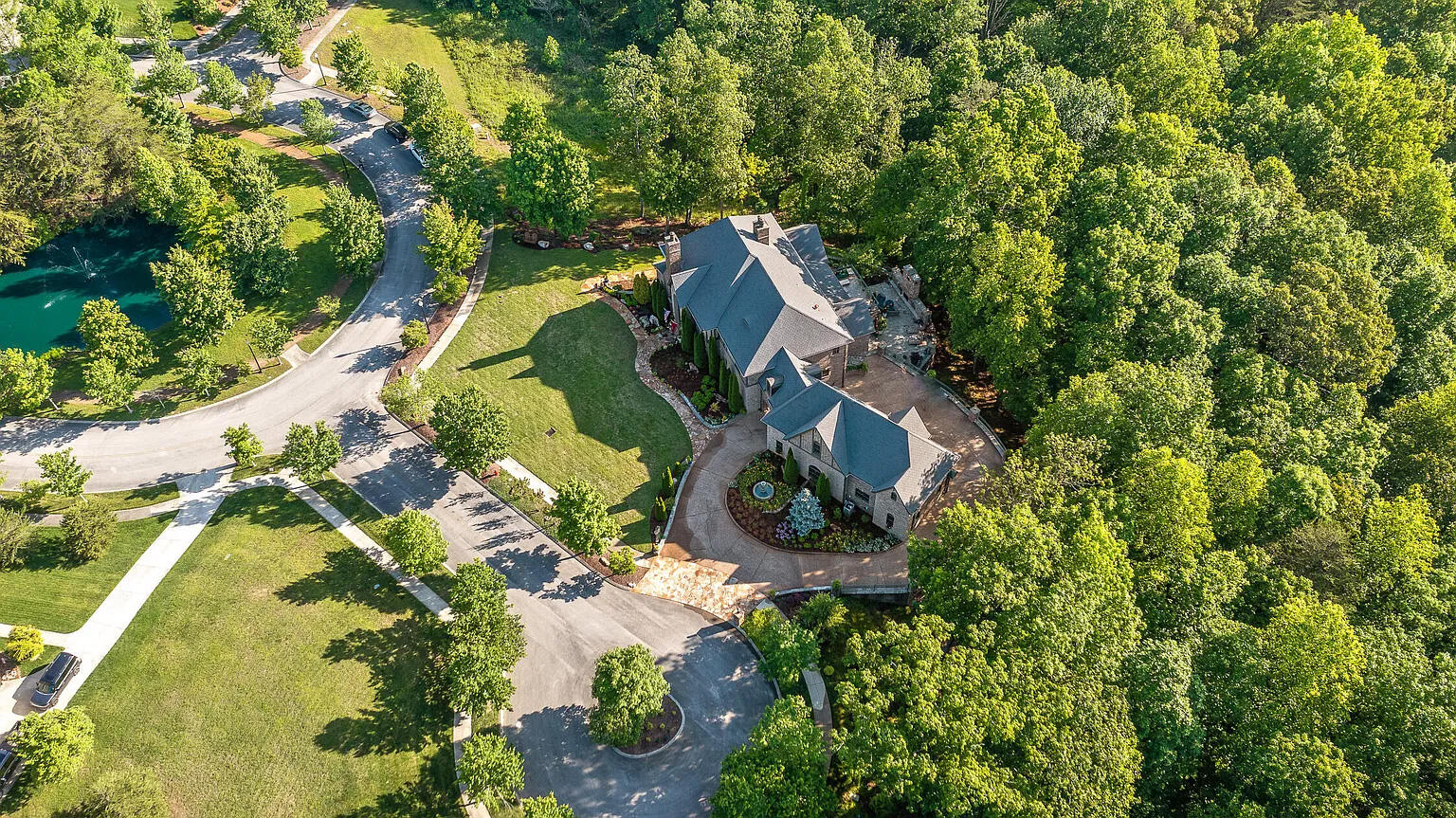 4405 Hawk Ridge Court