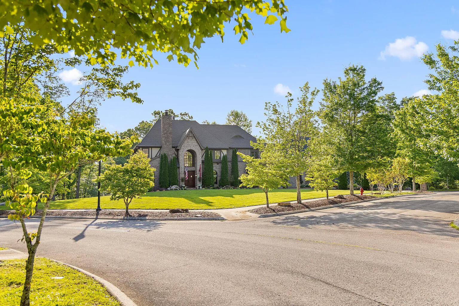 4405 Hawk Ridge Court