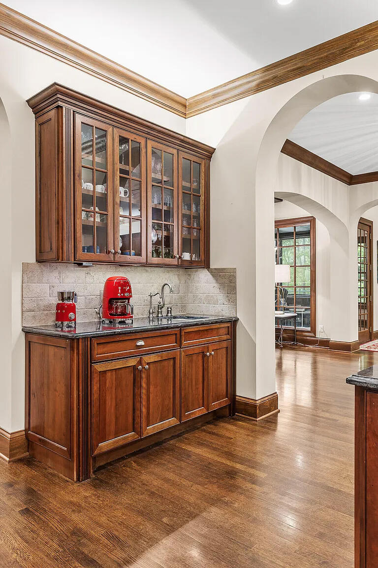 4405 Hawk Ridge Court