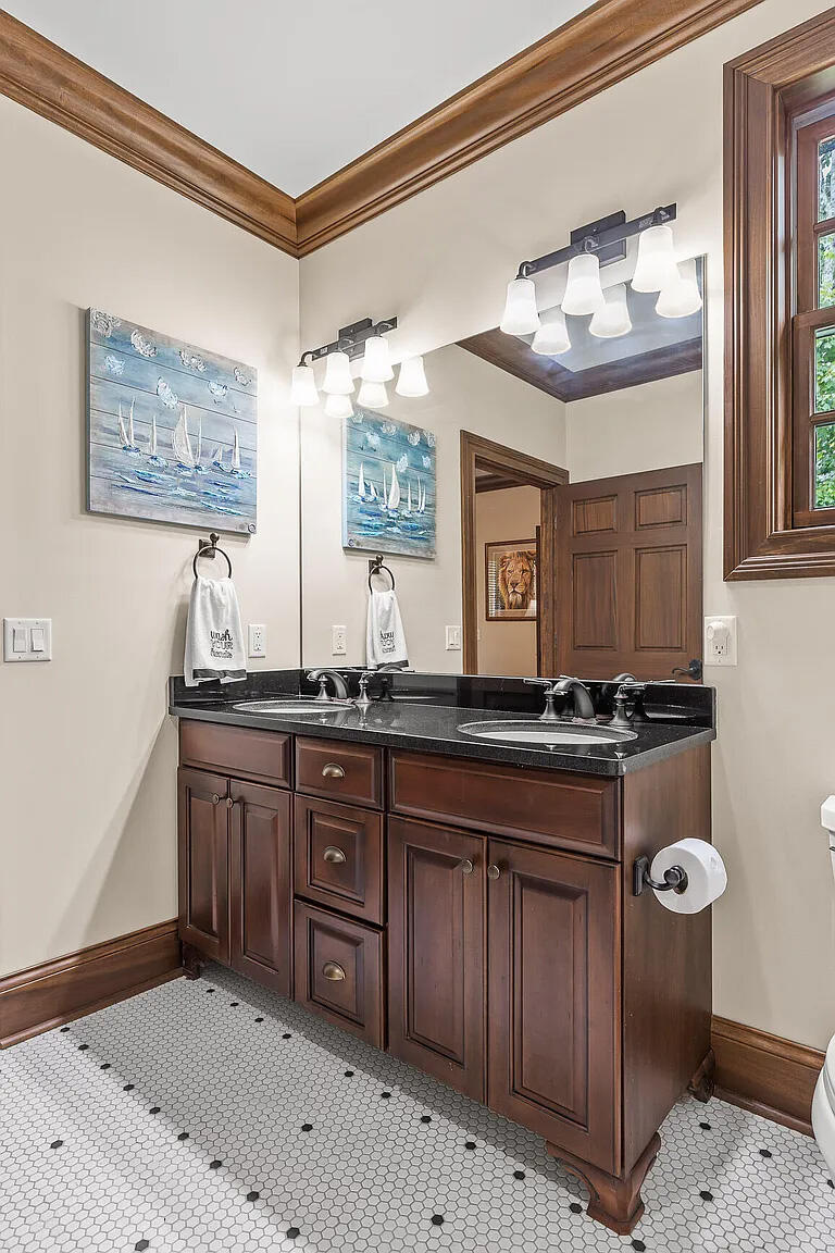 4405 Hawk Ridge Court