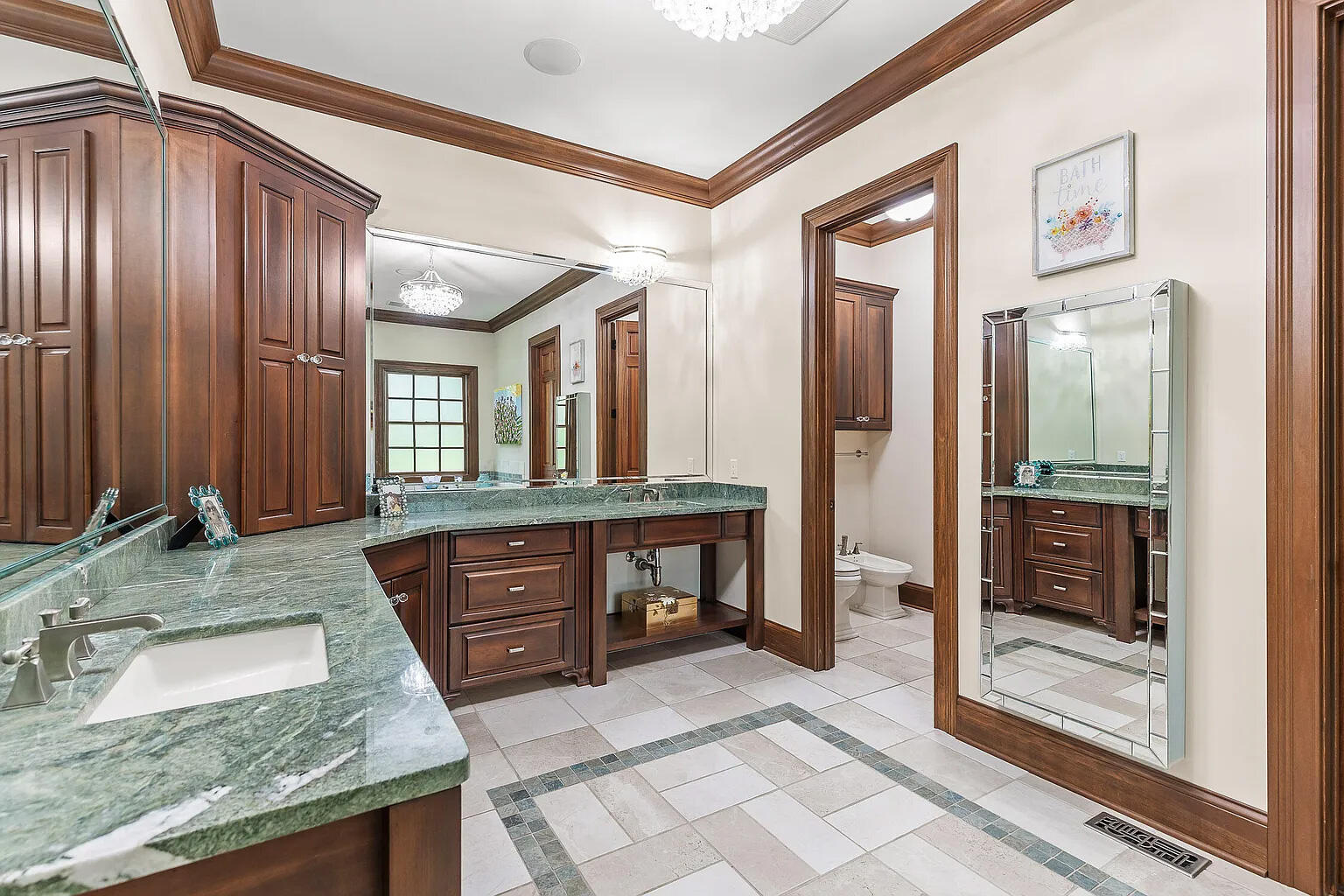 4405 Hawk Ridge Court