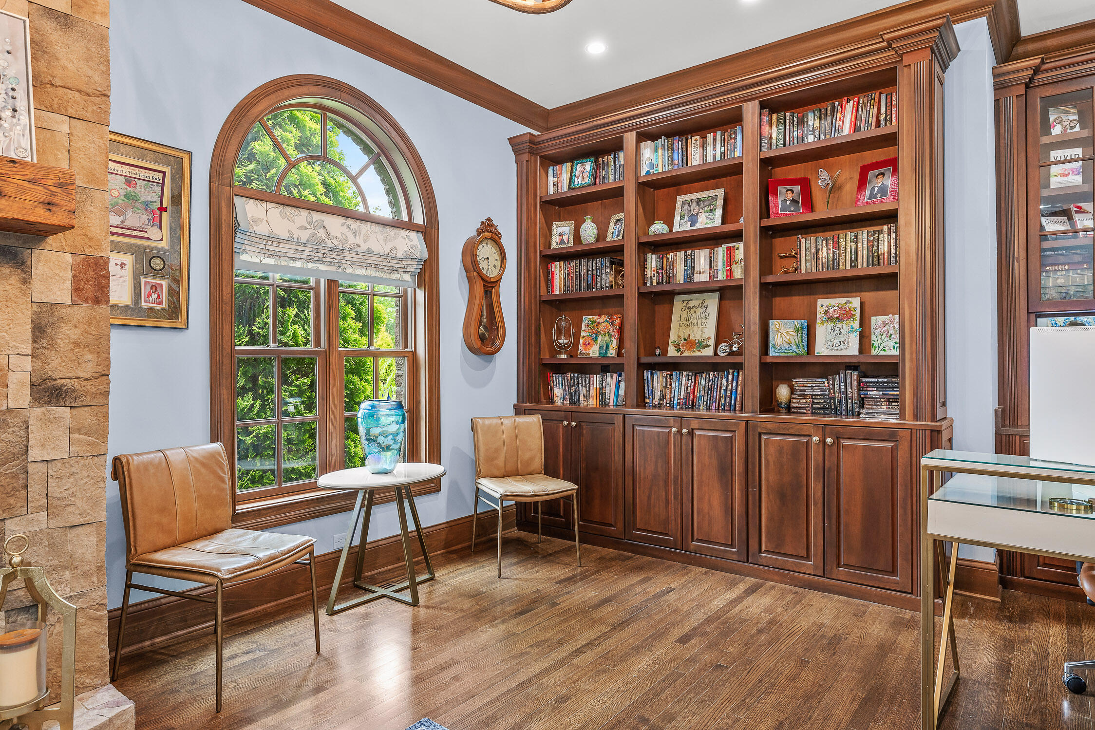 4405 Hawk Ridge Court