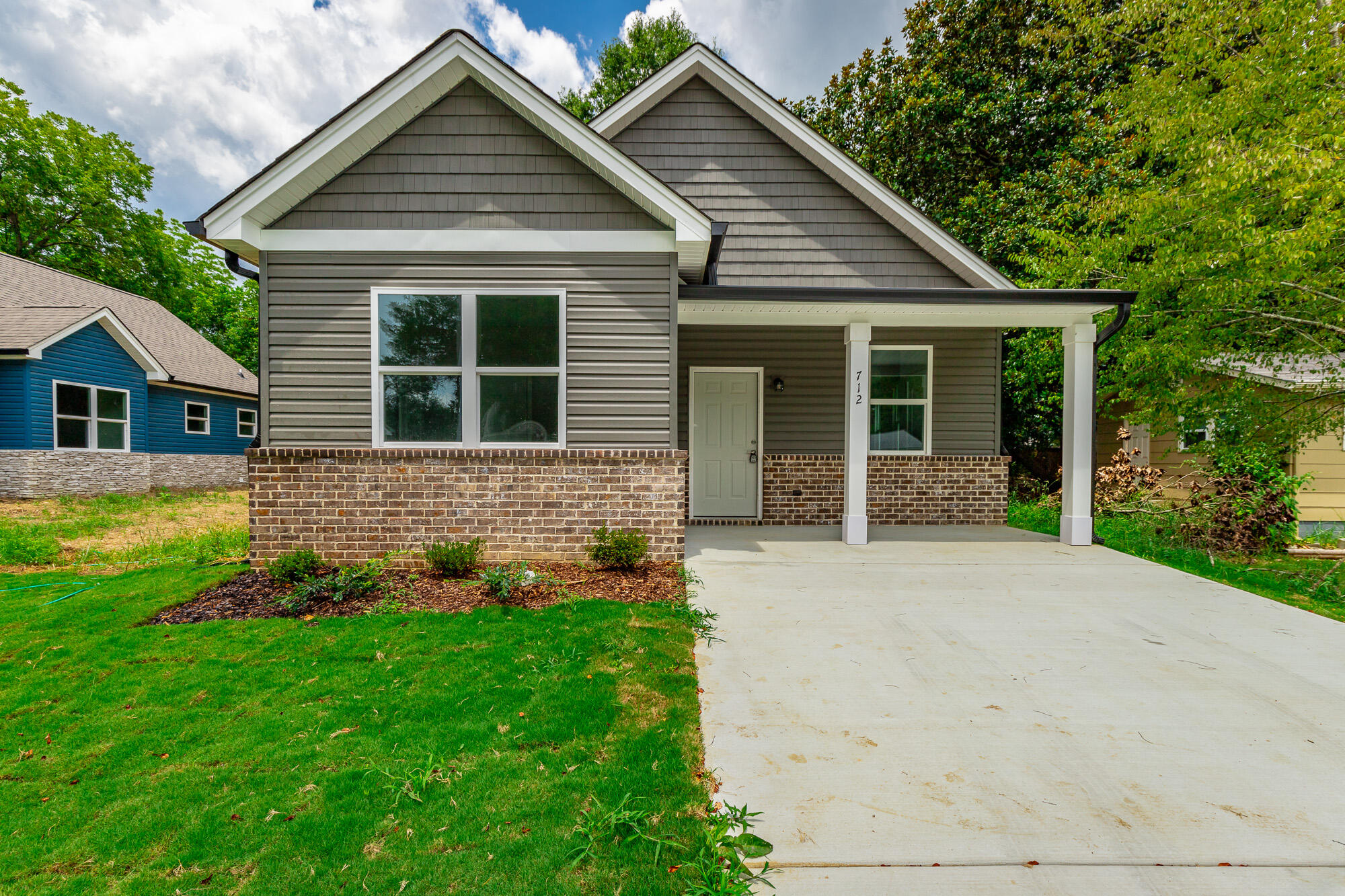 712 Mclemore Street, LaFayette