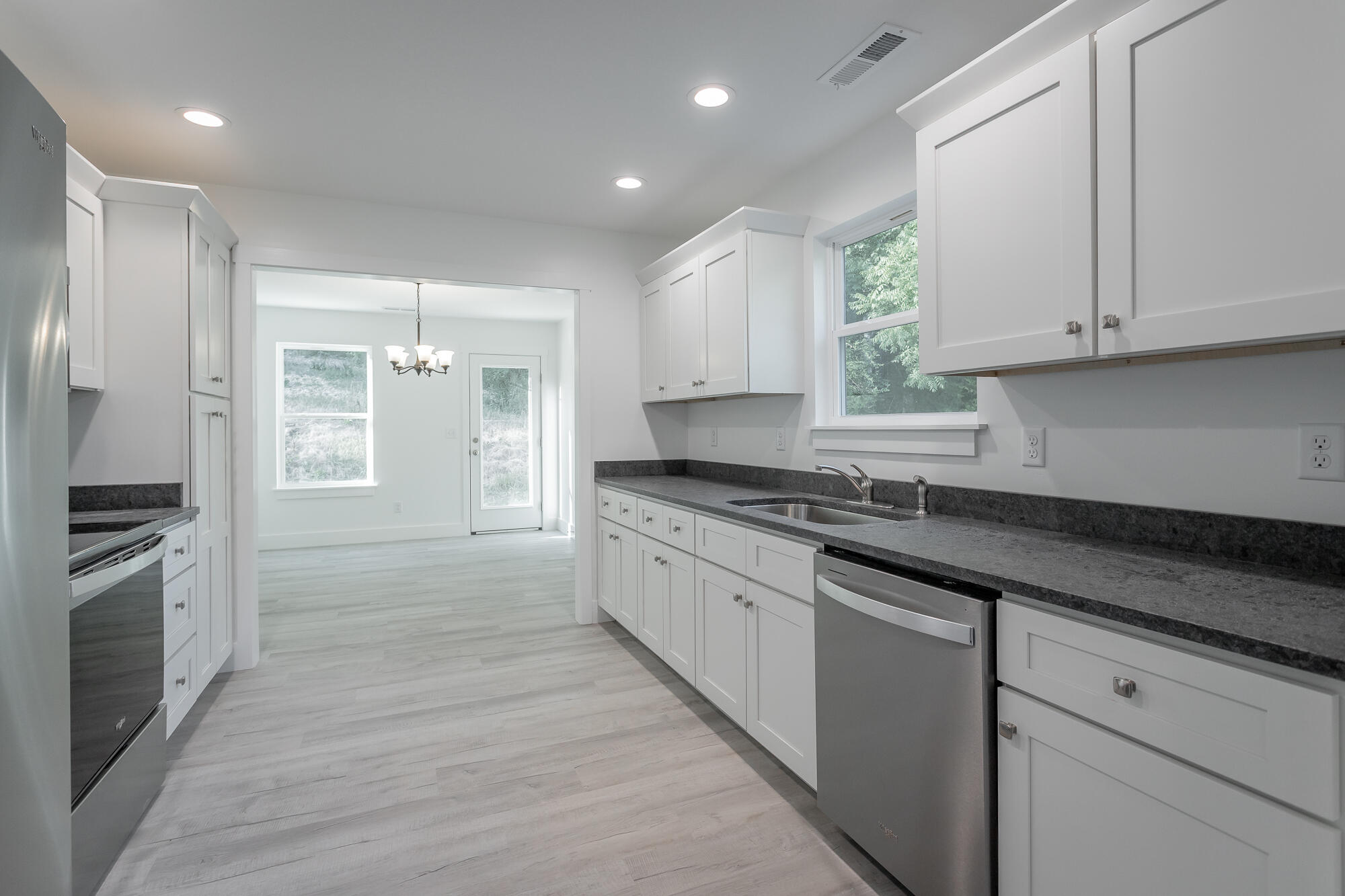 1909 Green Pond Road