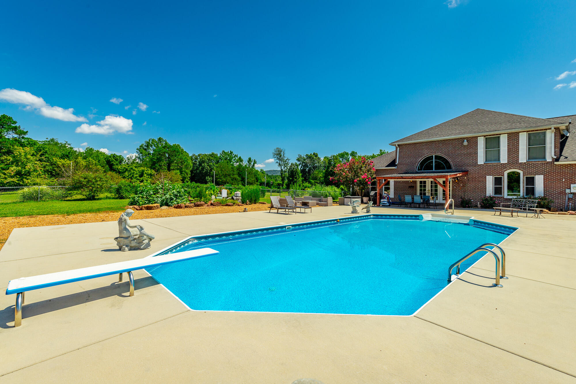 575 W Nickajack Road