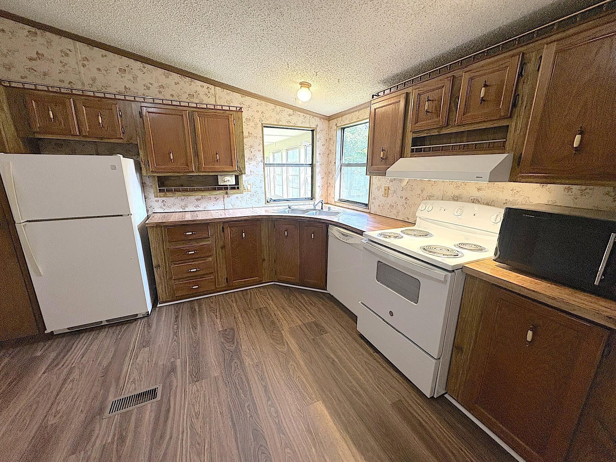 383 Zion Hill Road SE, Cleveland