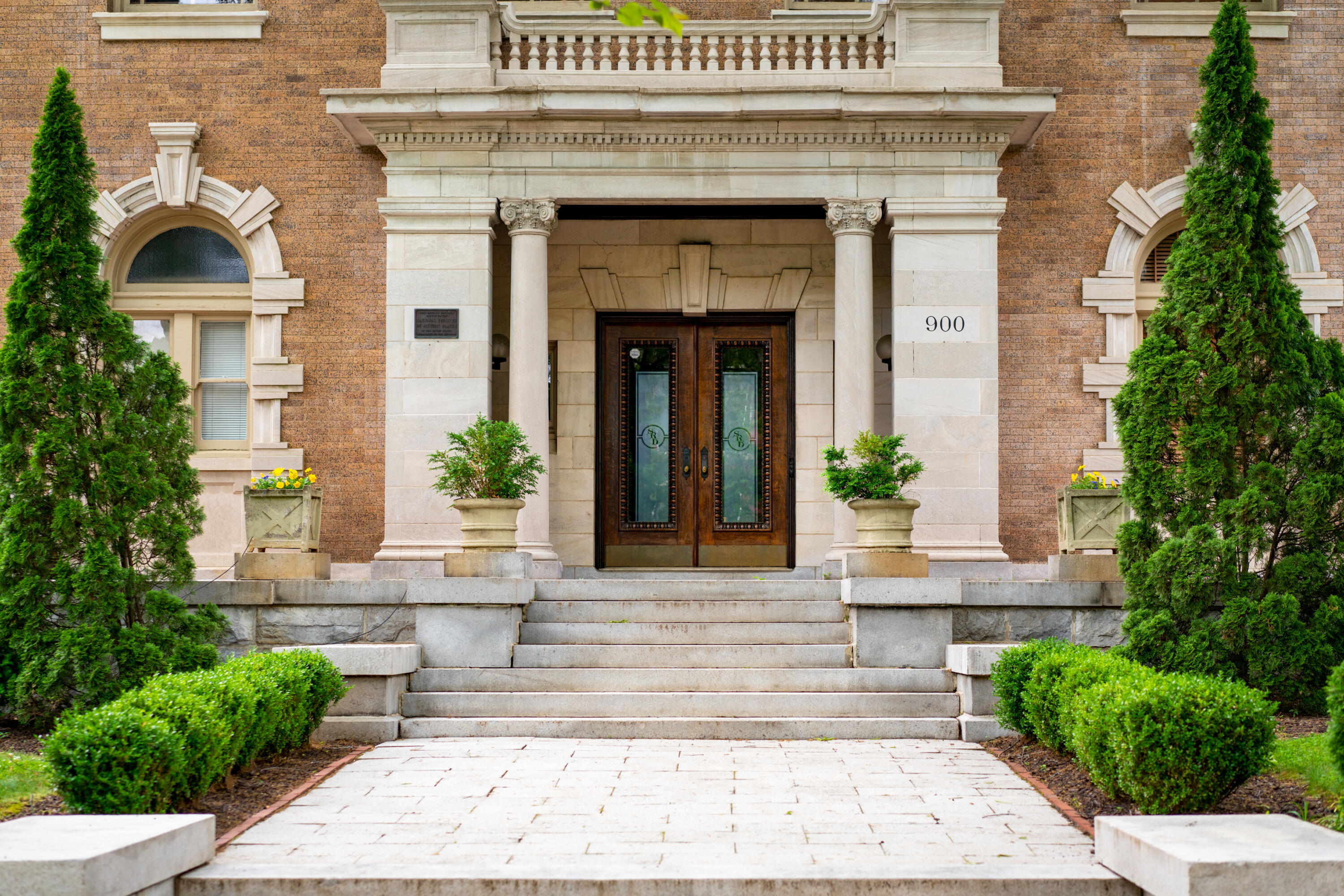 900 Vine Street, 3