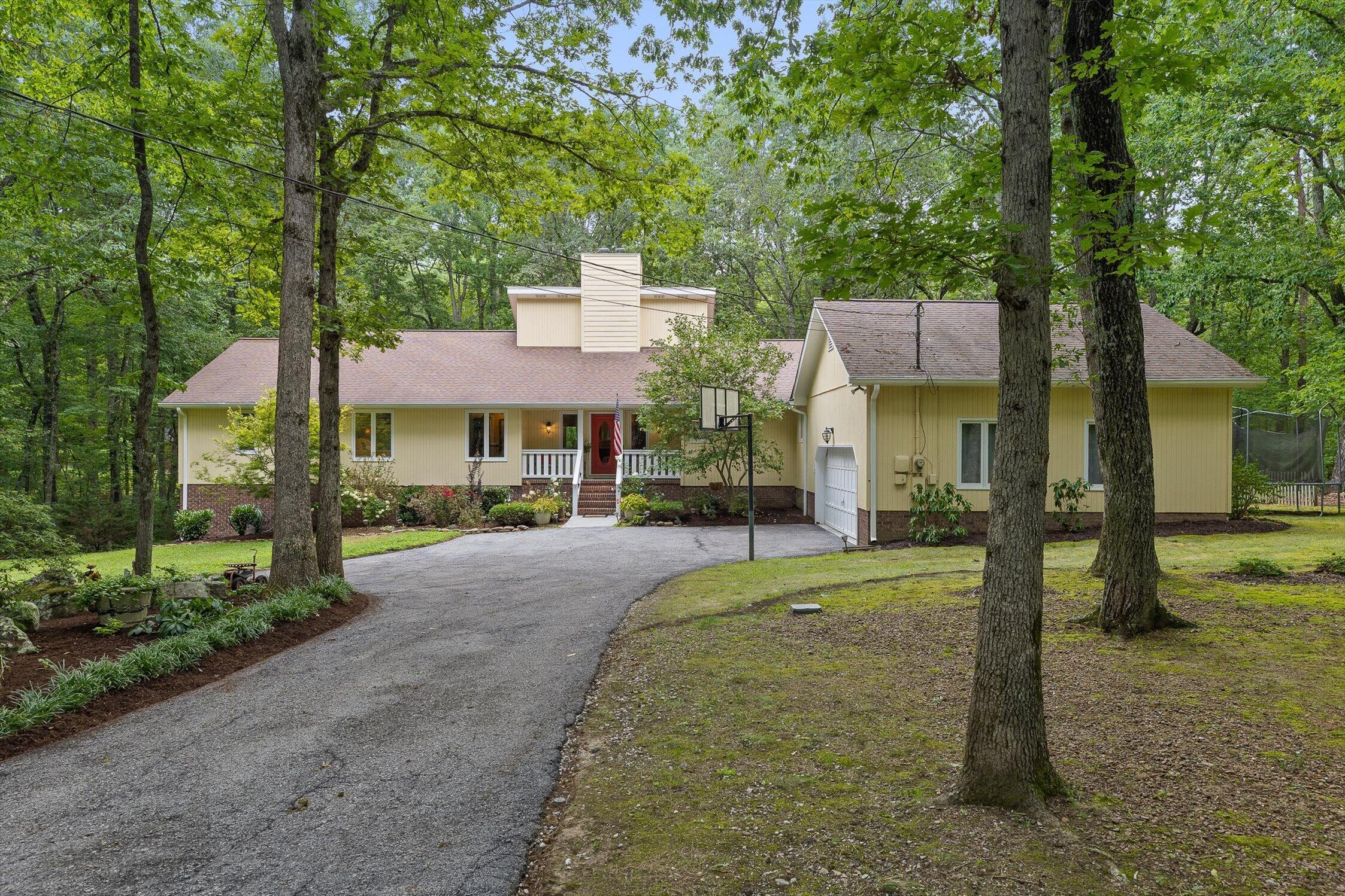 1211 Rocky Dell Lane