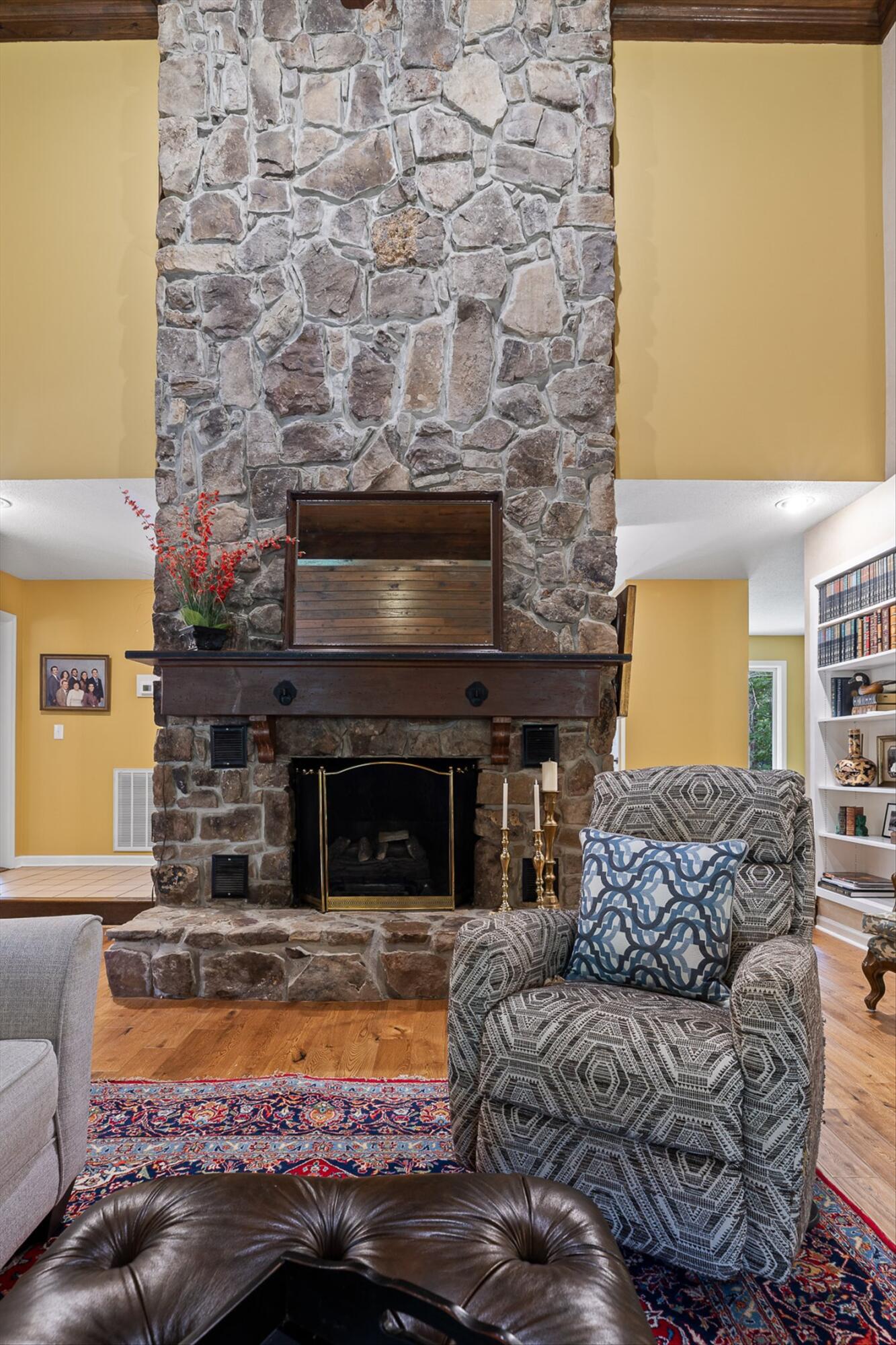 1211 Rocky Dell Lane