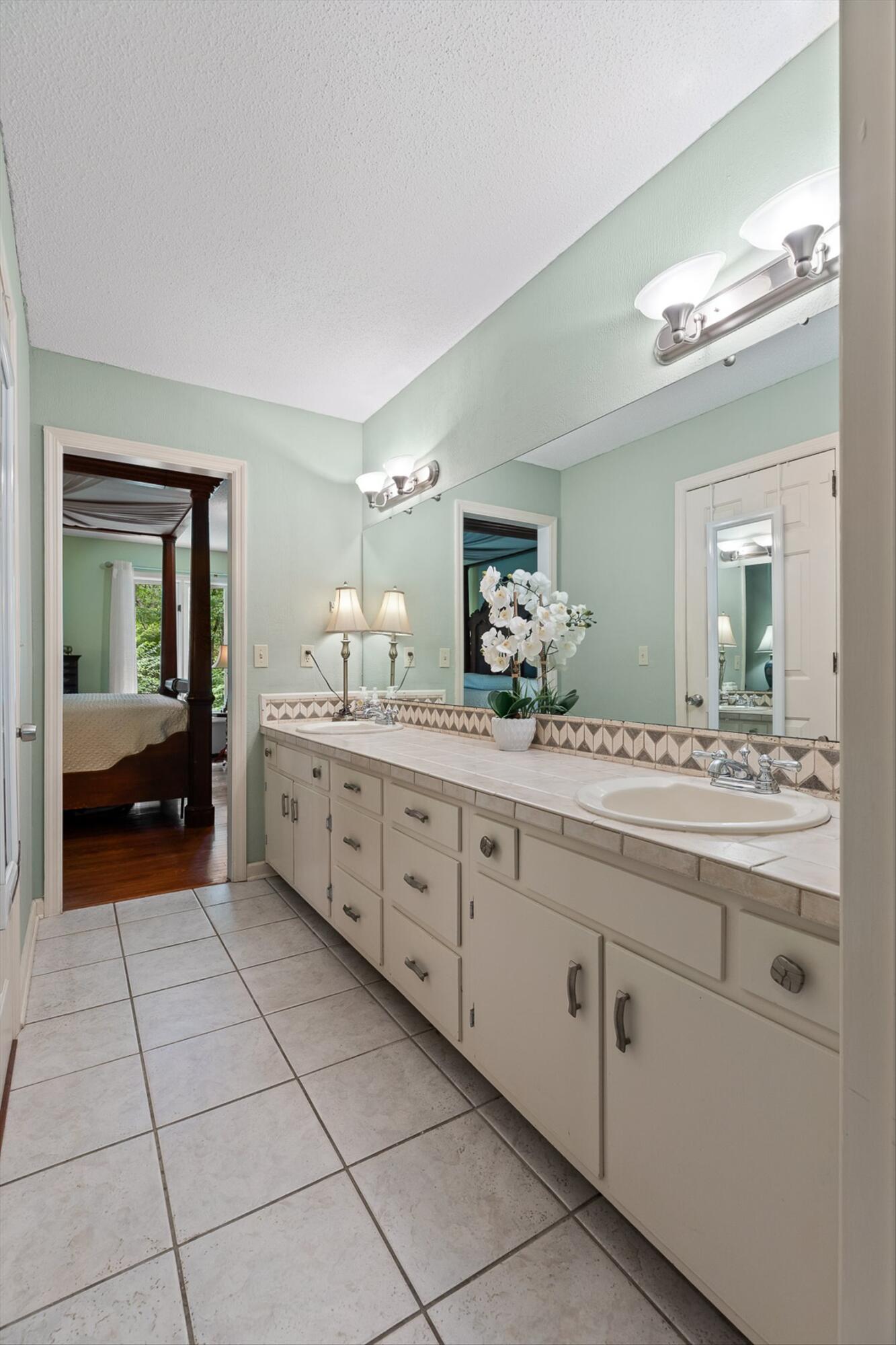 1211 Rocky Dell Lane